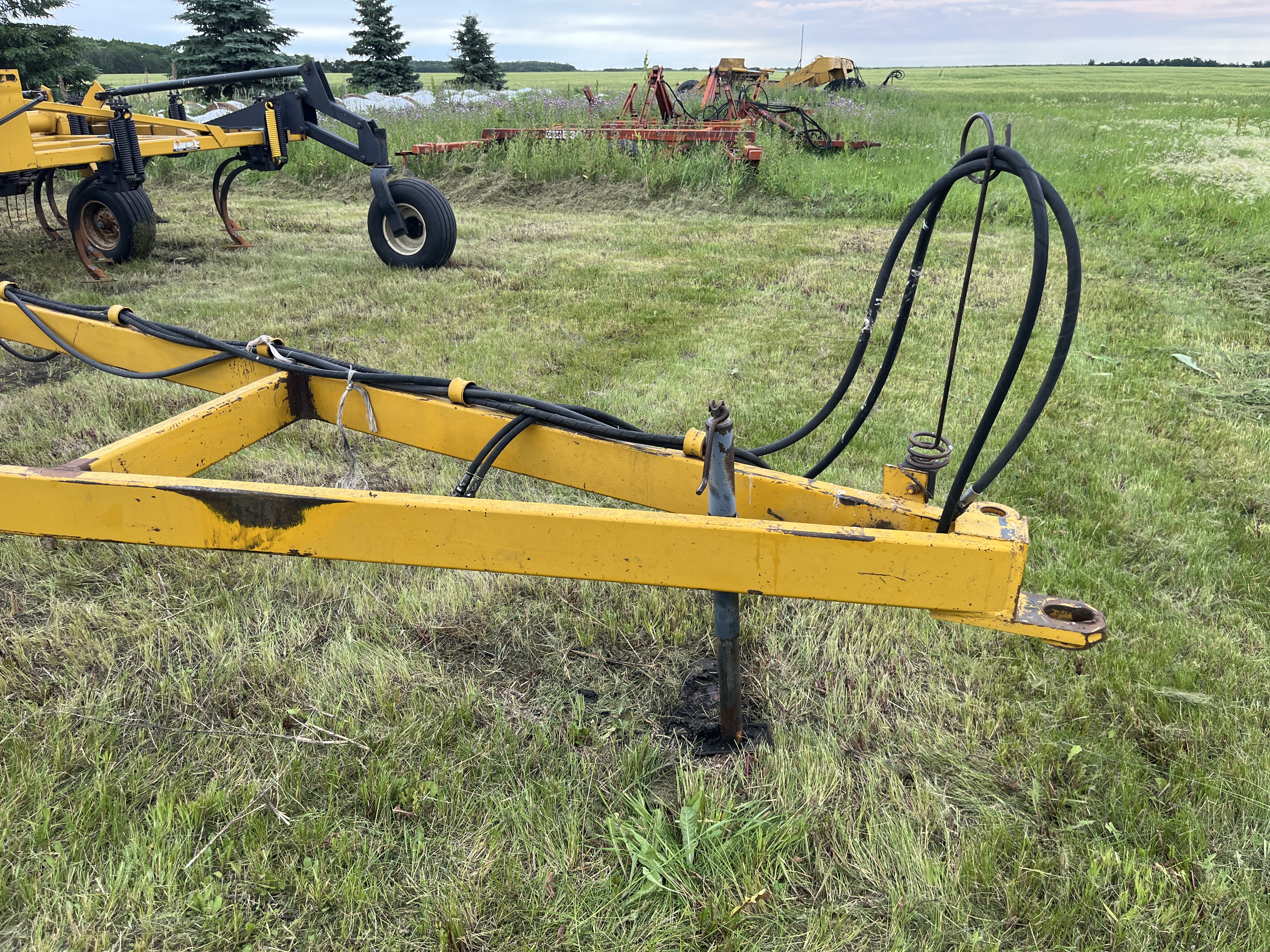 1990 Ezee-On 7400 Field Cultivator