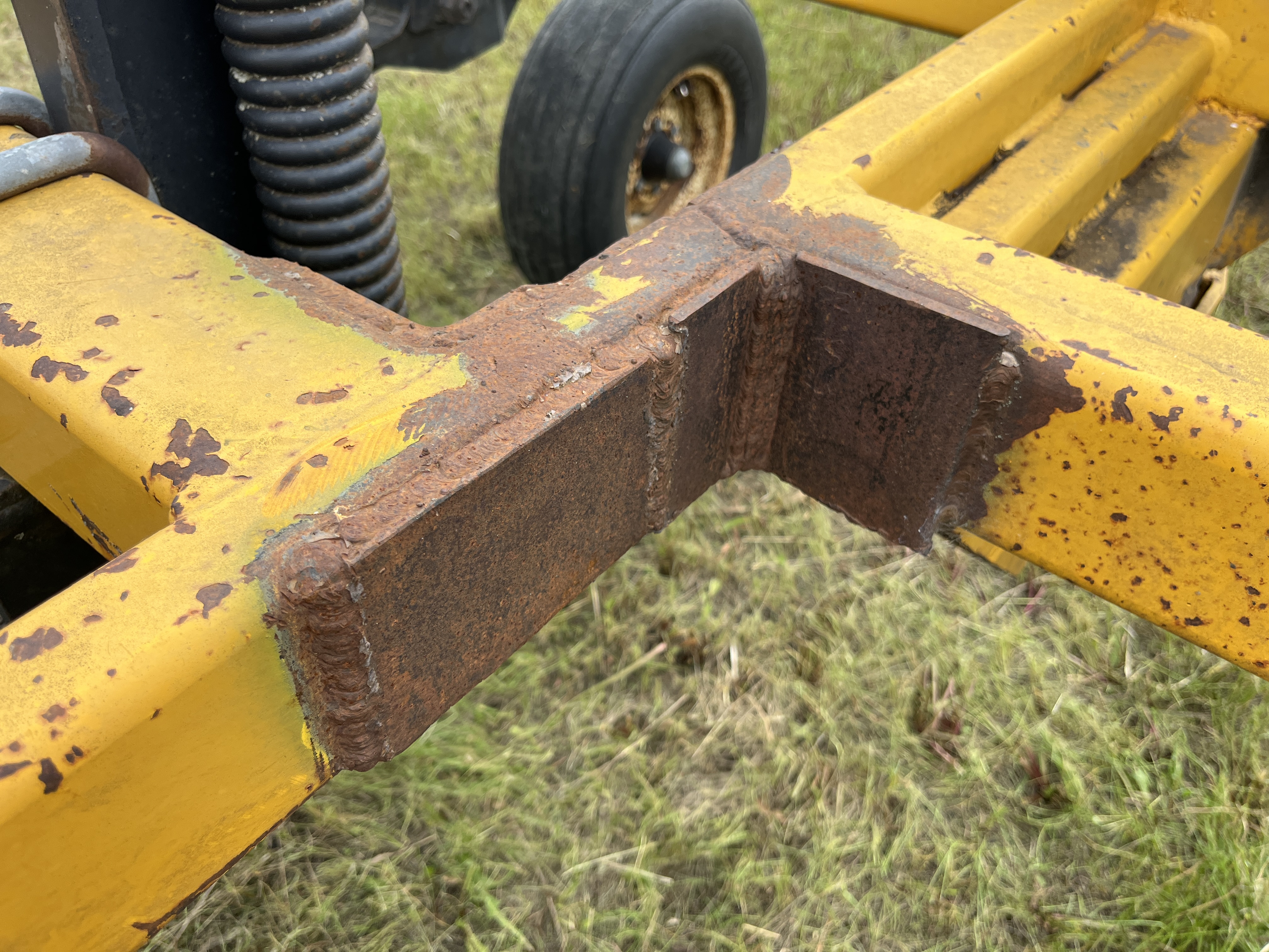 1990 Ezee-On 7400 Field Cultivator
