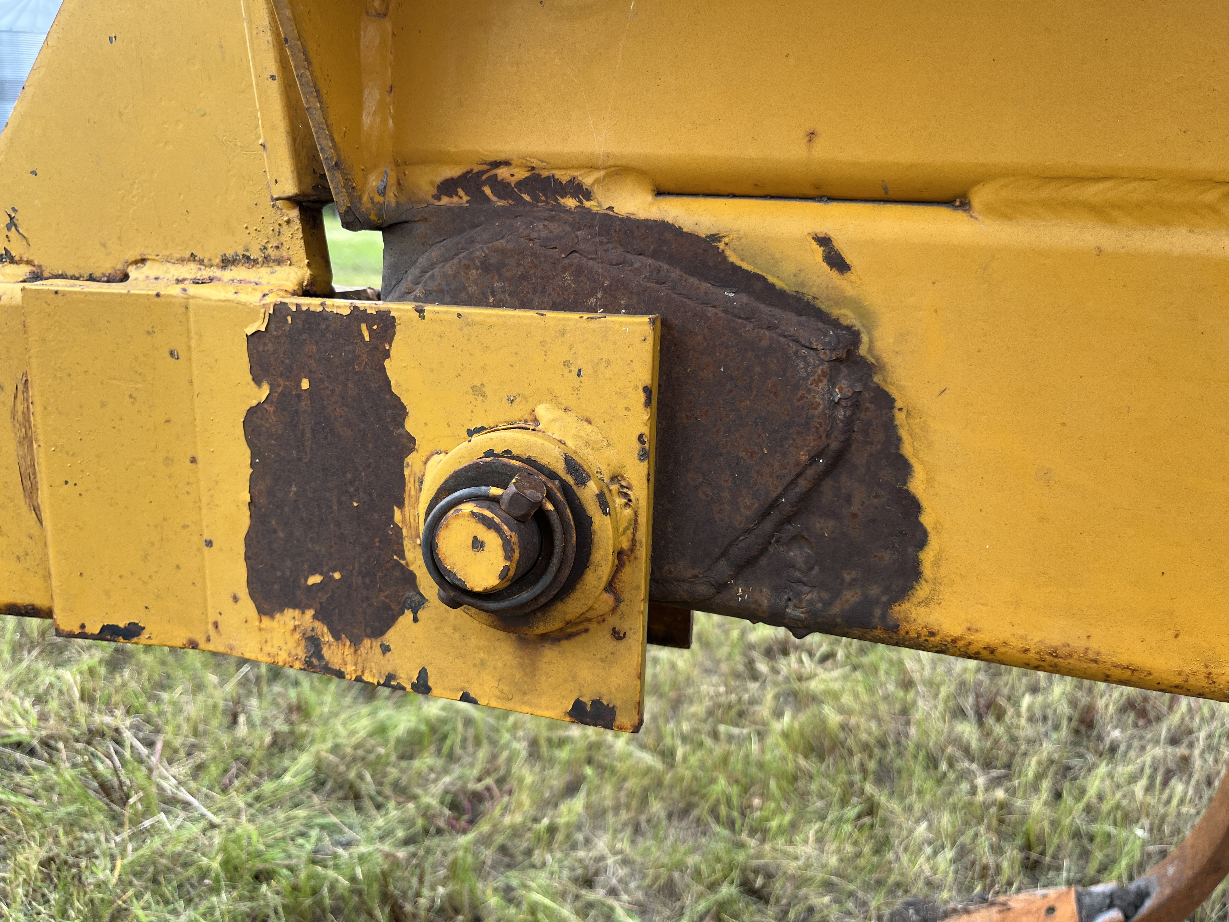 1990 Ezee-On 7400 Field Cultivator