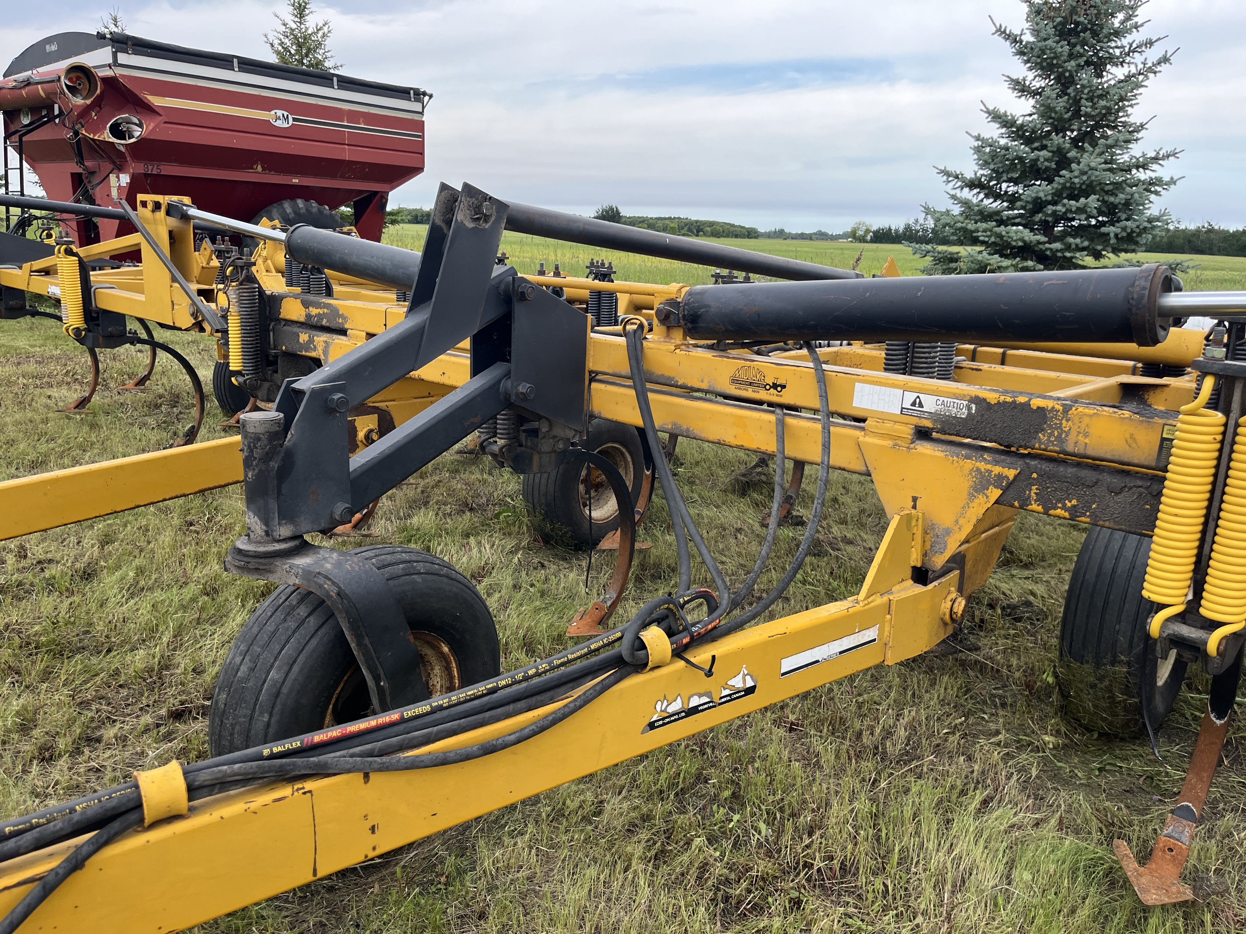 1990 Ezee-On 7400 Field Cultivator