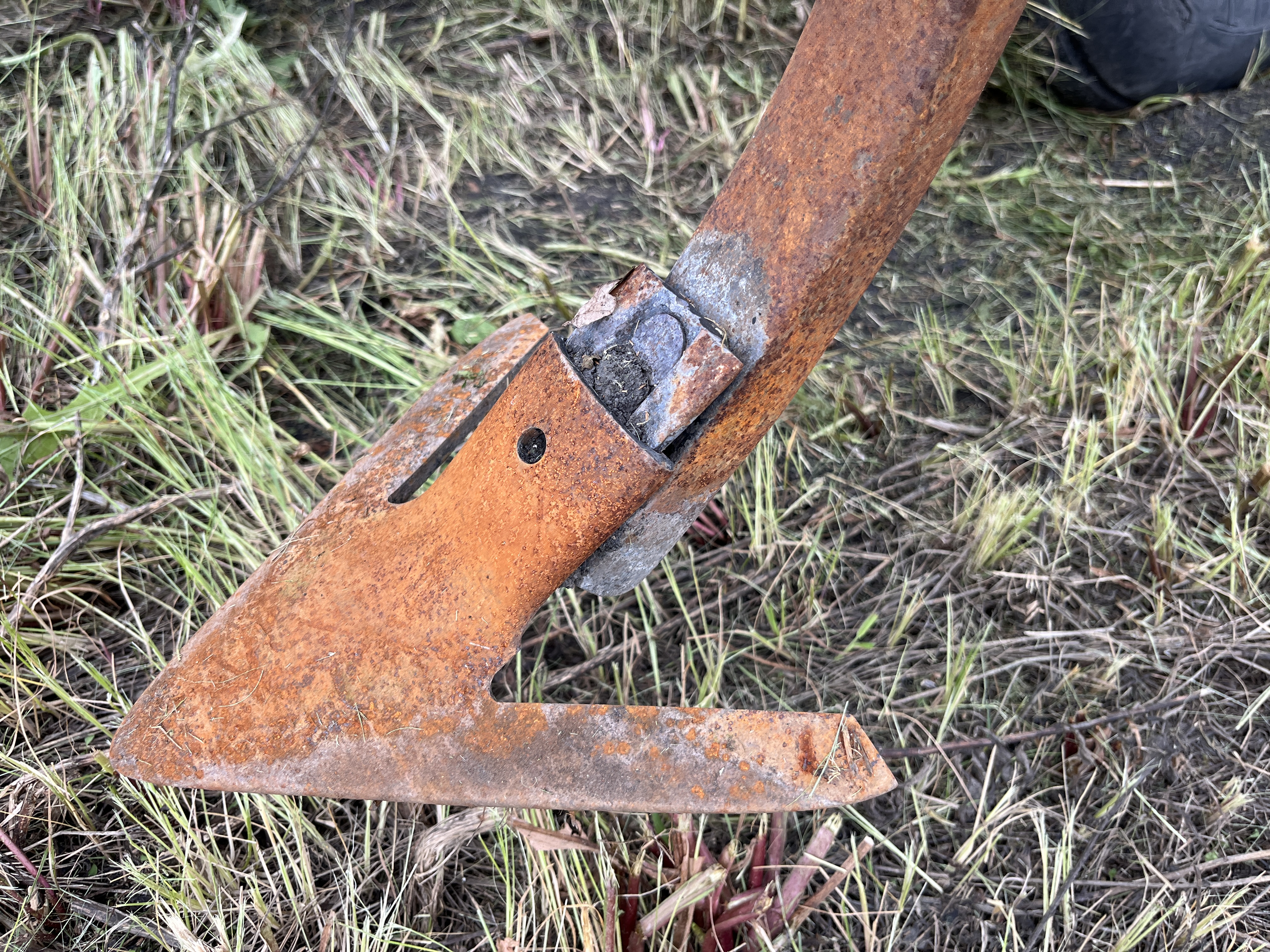 1990 Ezee-On 7400 Field Cultivator