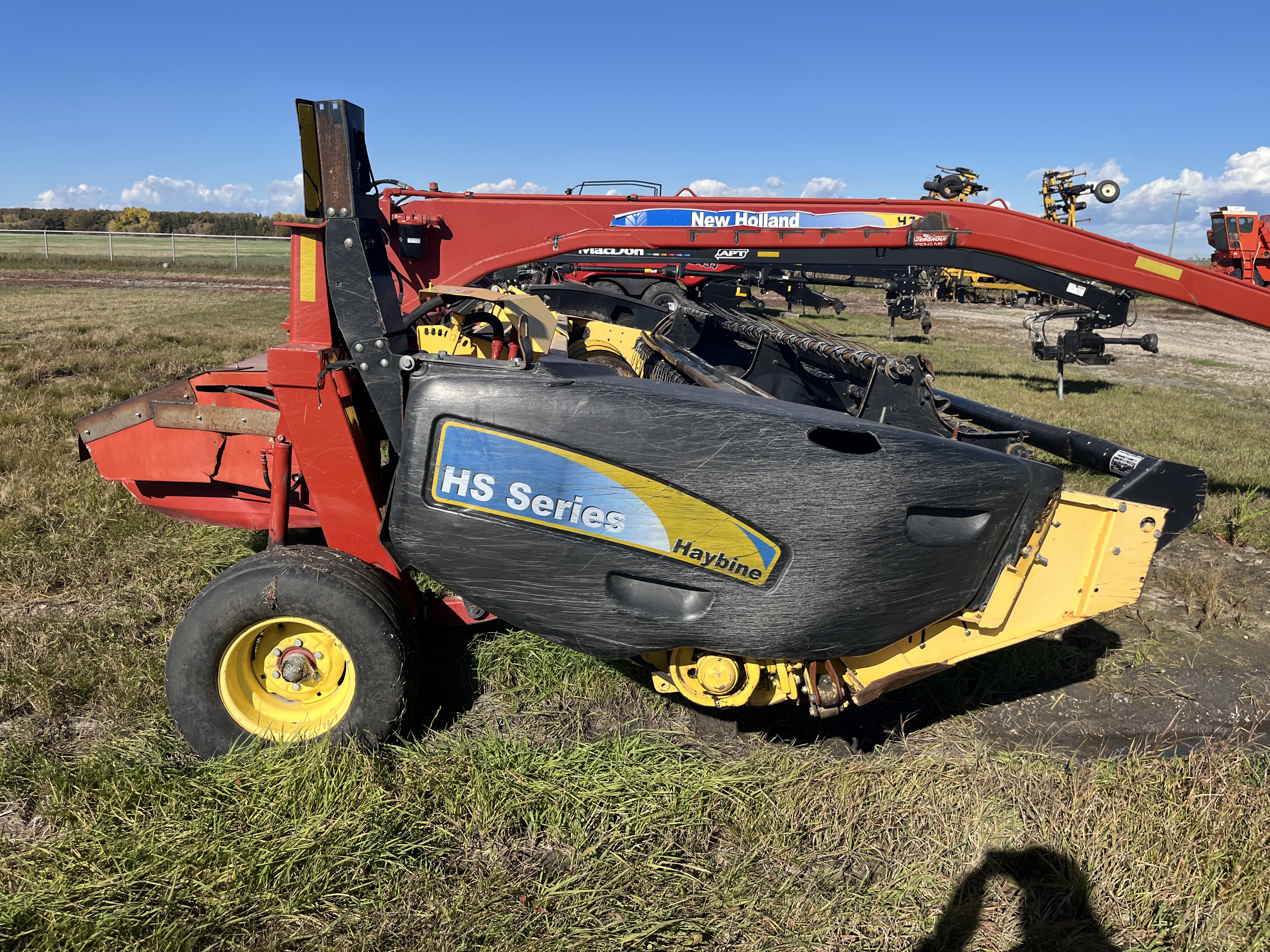 2009 New Holland H7150 Mower Conditioner