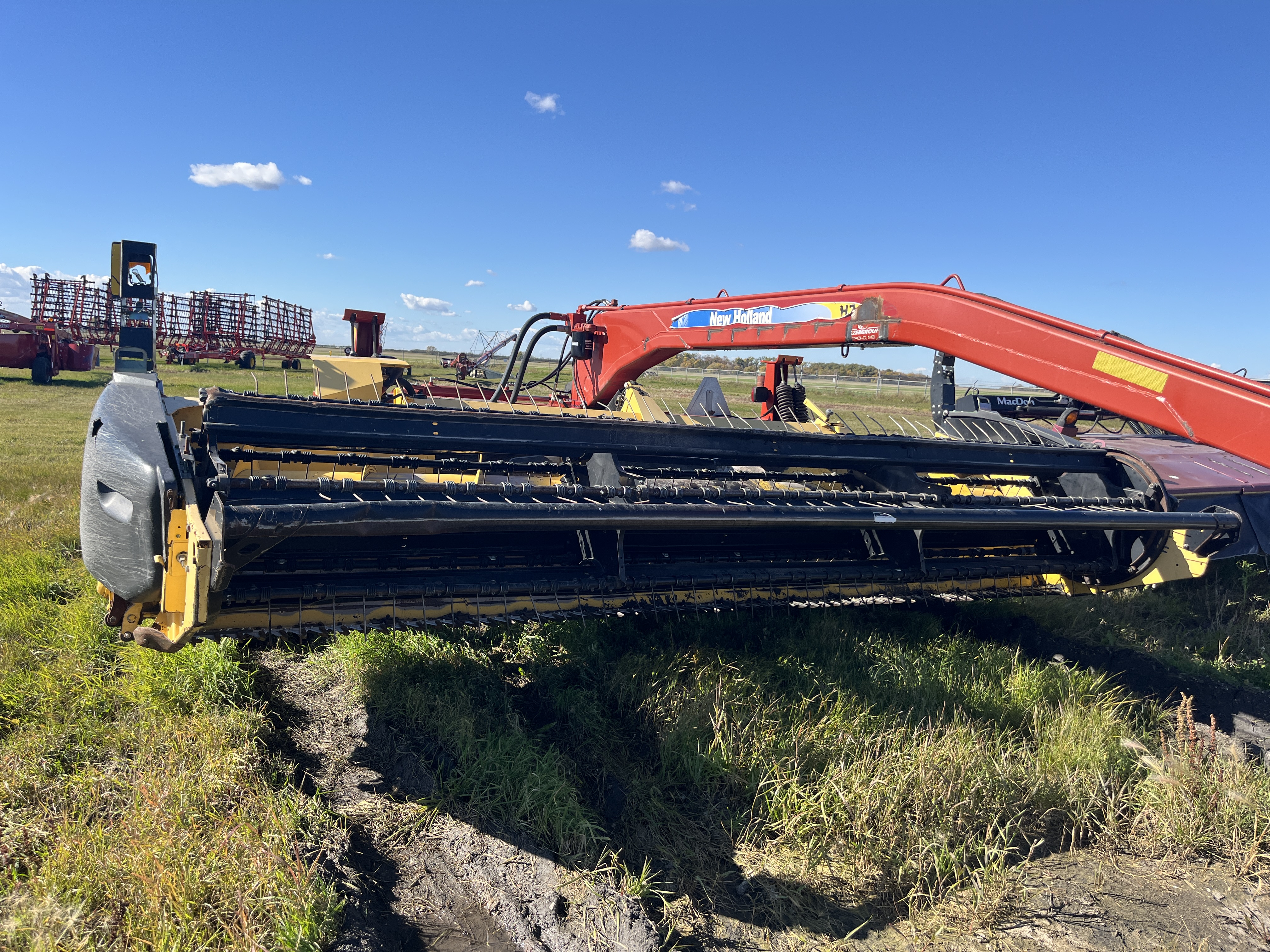2009 New Holland H7150 Mower Conditioner