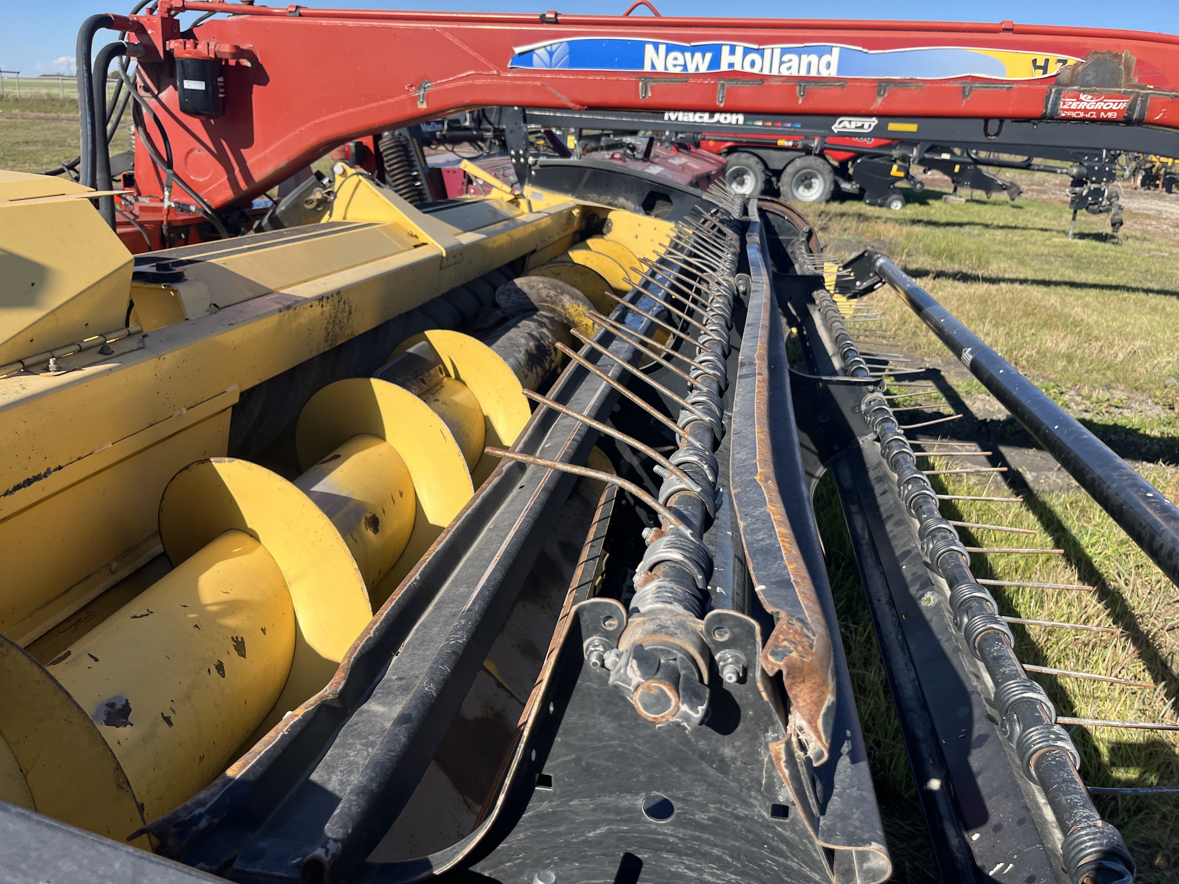 2009 New Holland H7150 Mower Conditioner
