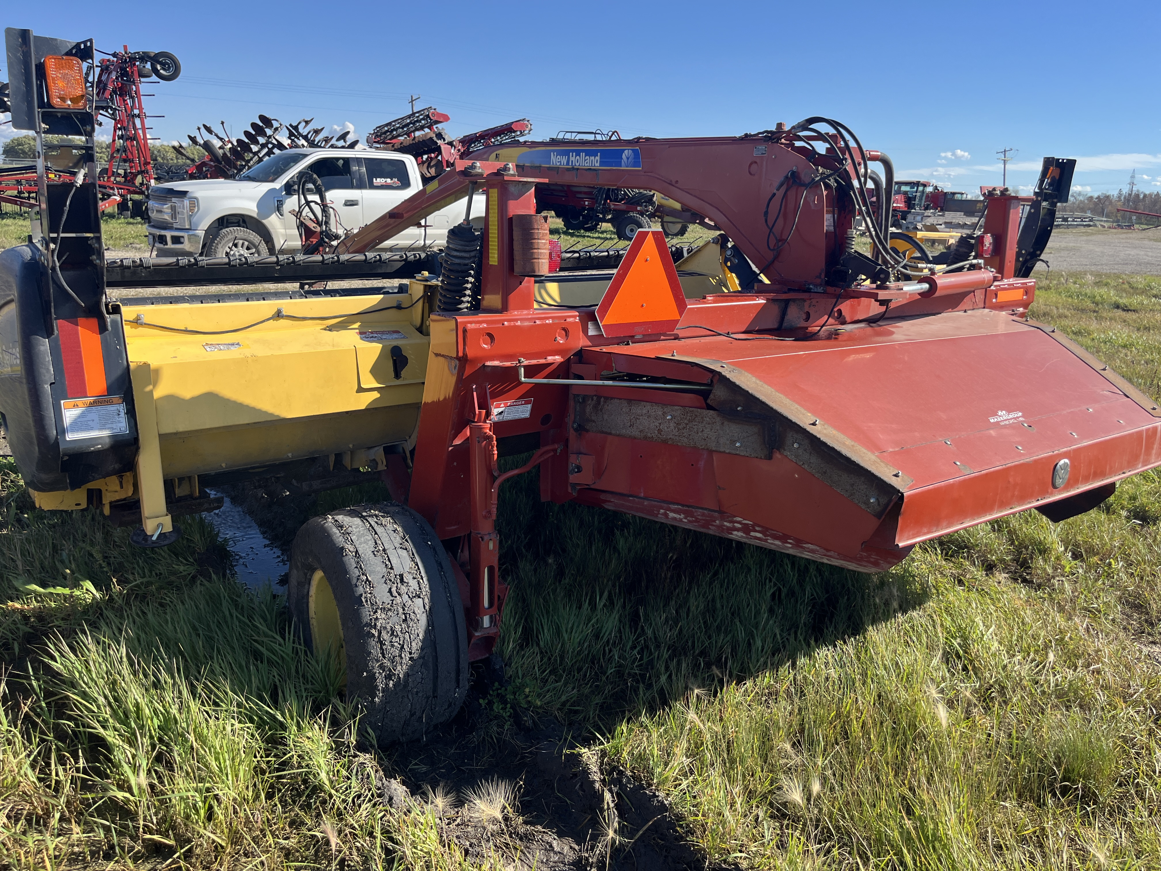 2009 New Holland H7150 Mower Conditioner