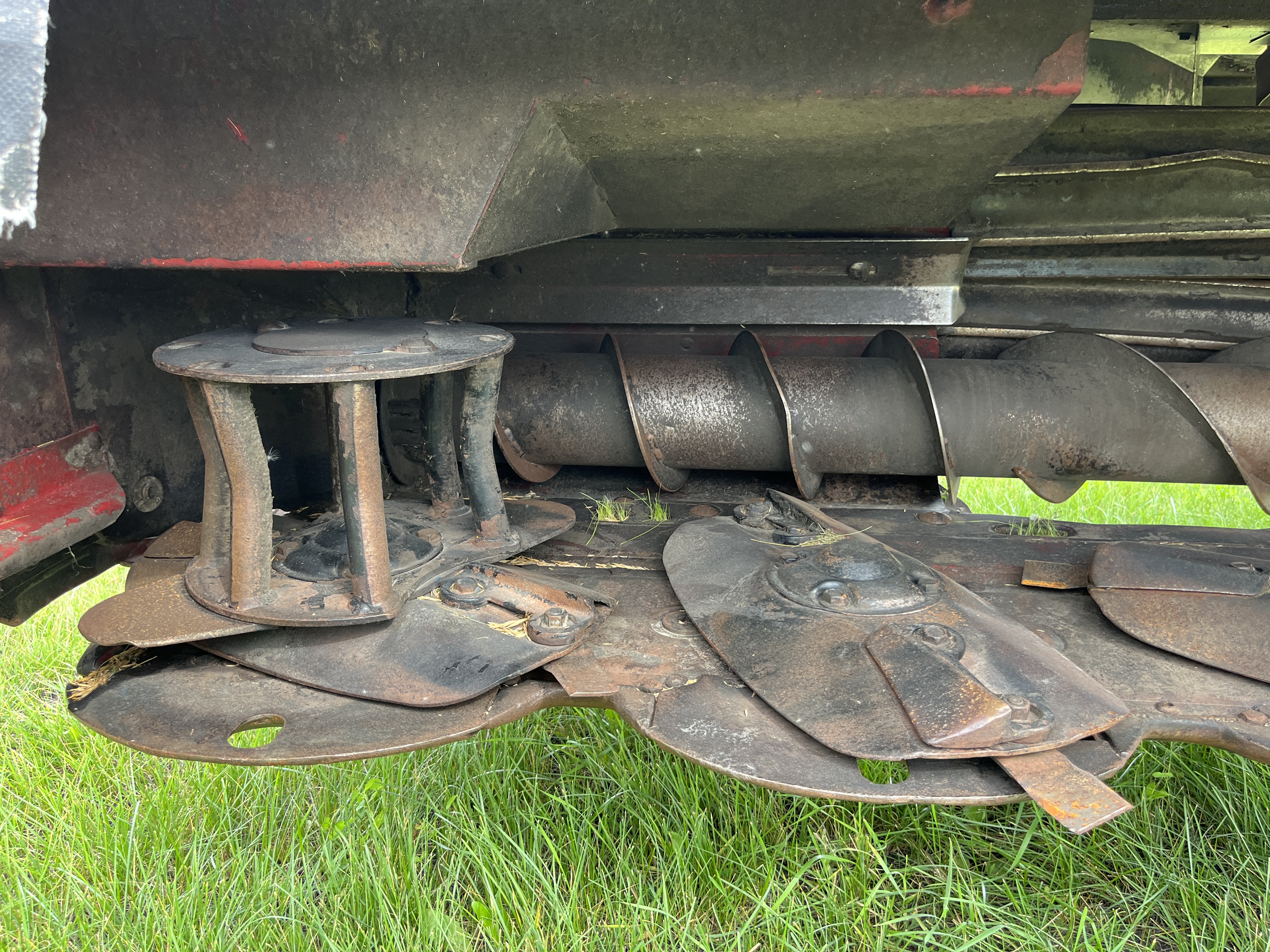 2012 MacDon R85 Mower Conditioner