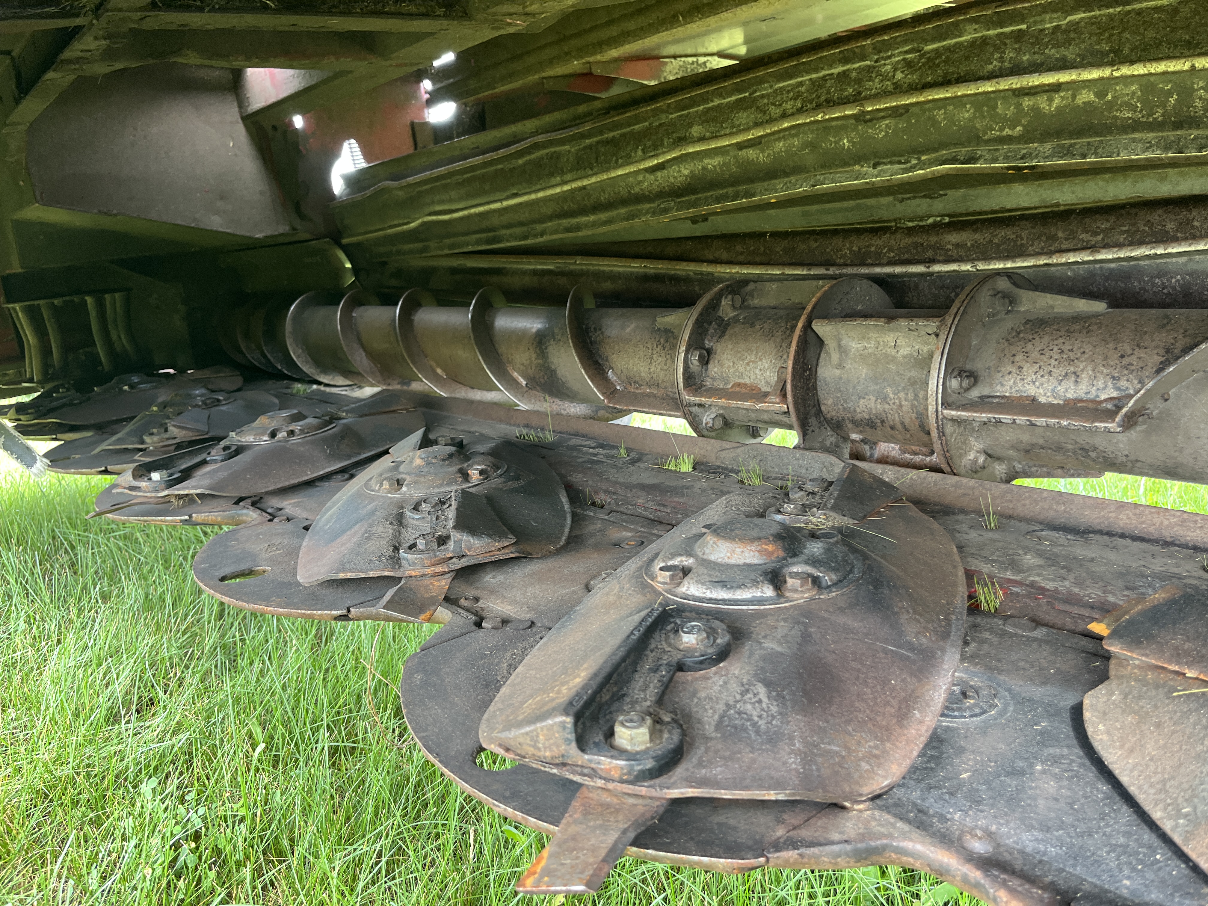 2012 MacDon R85 Mower Conditioner