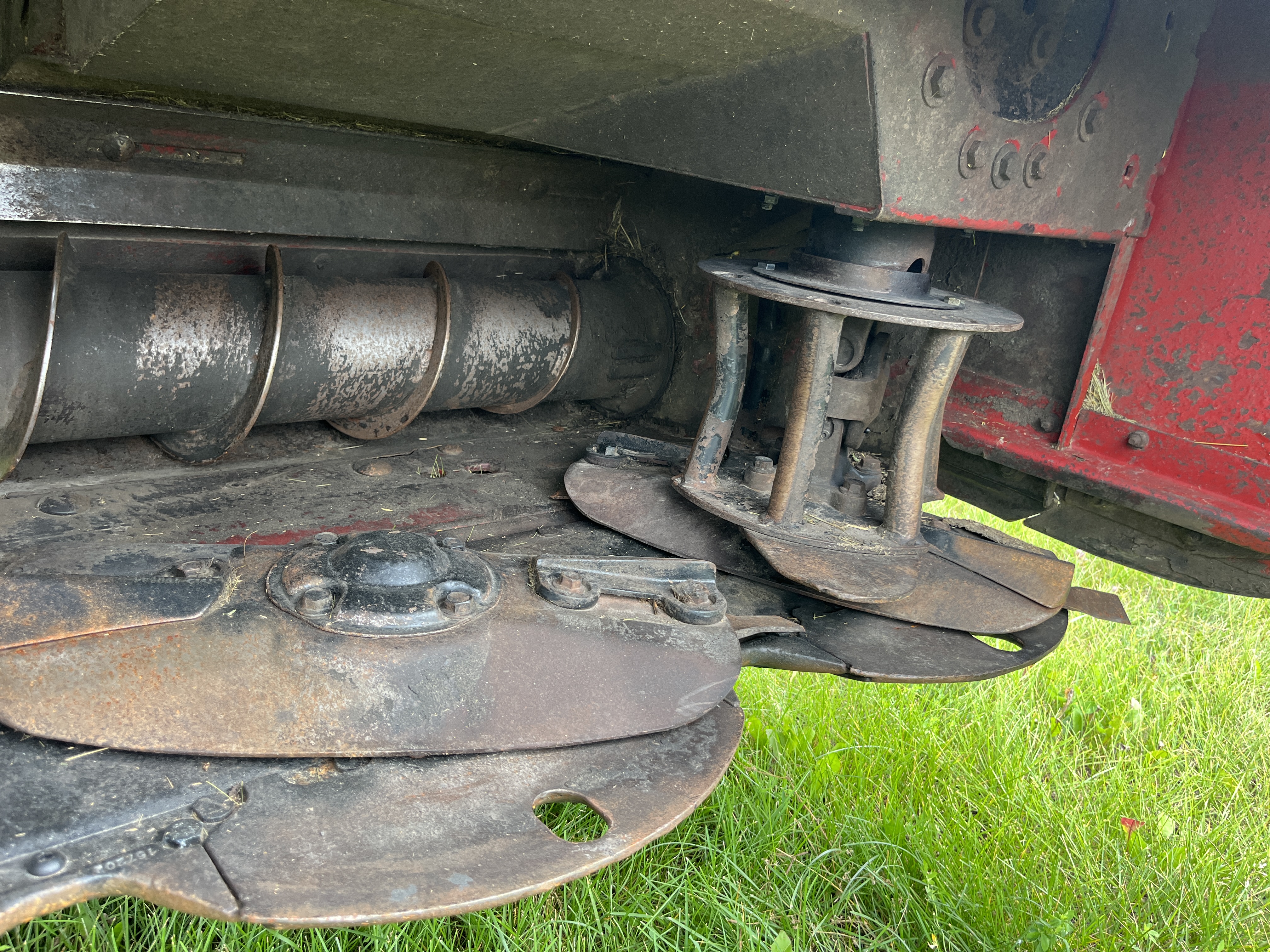 2012 MacDon R85 Mower Conditioner