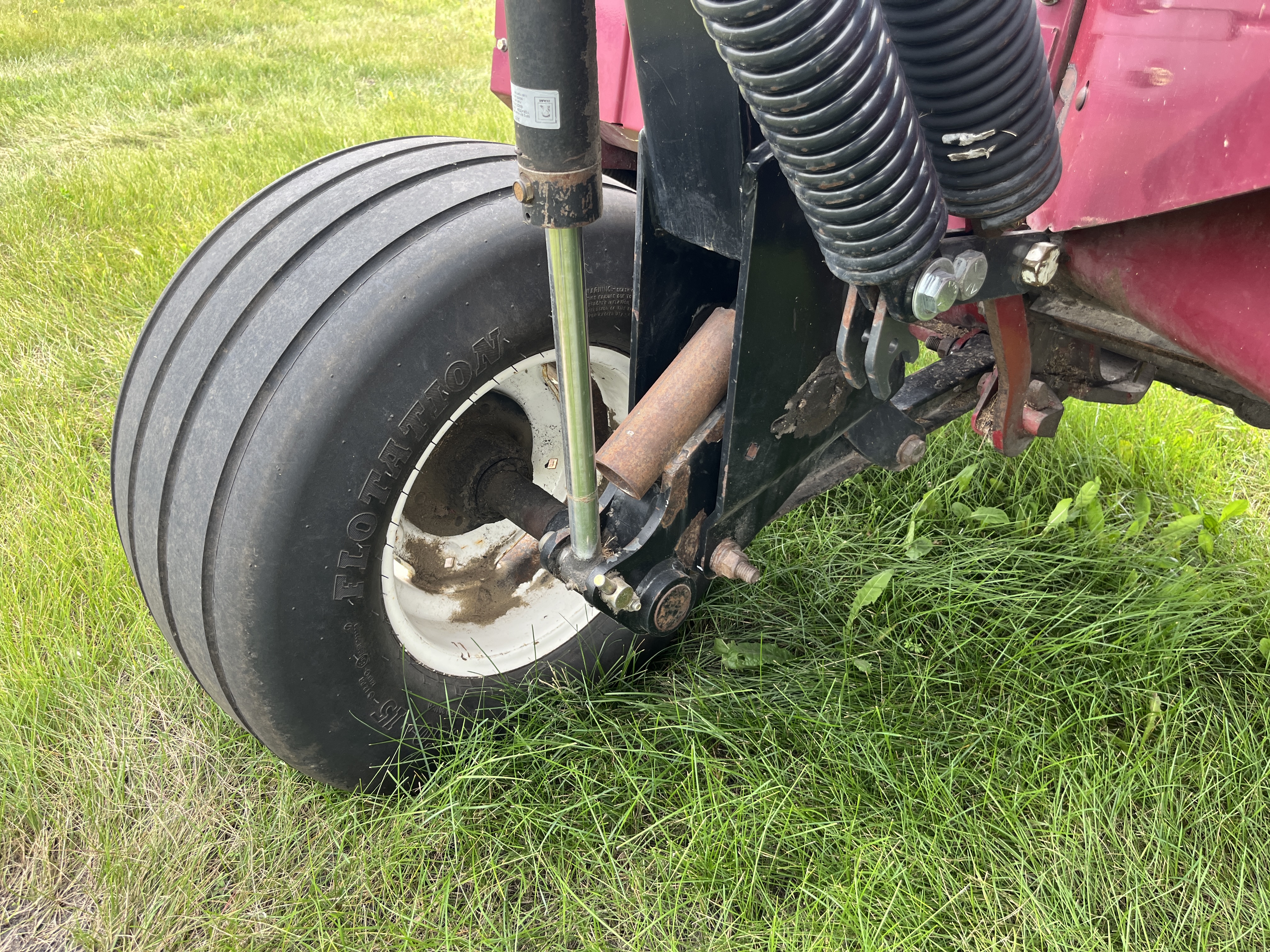 2012 MacDon R85 Mower Conditioner