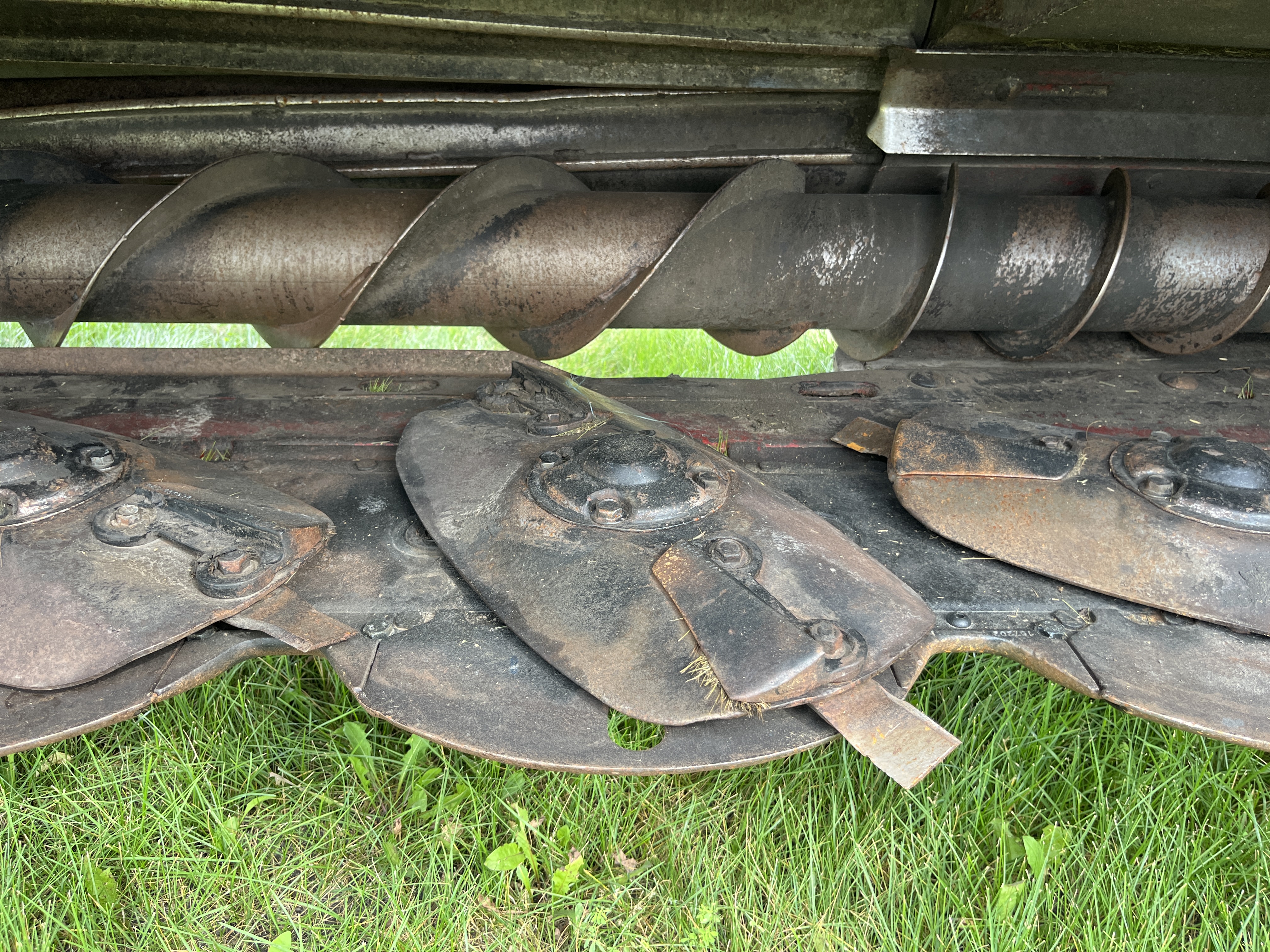 2012 MacDon R85 Mower Conditioner