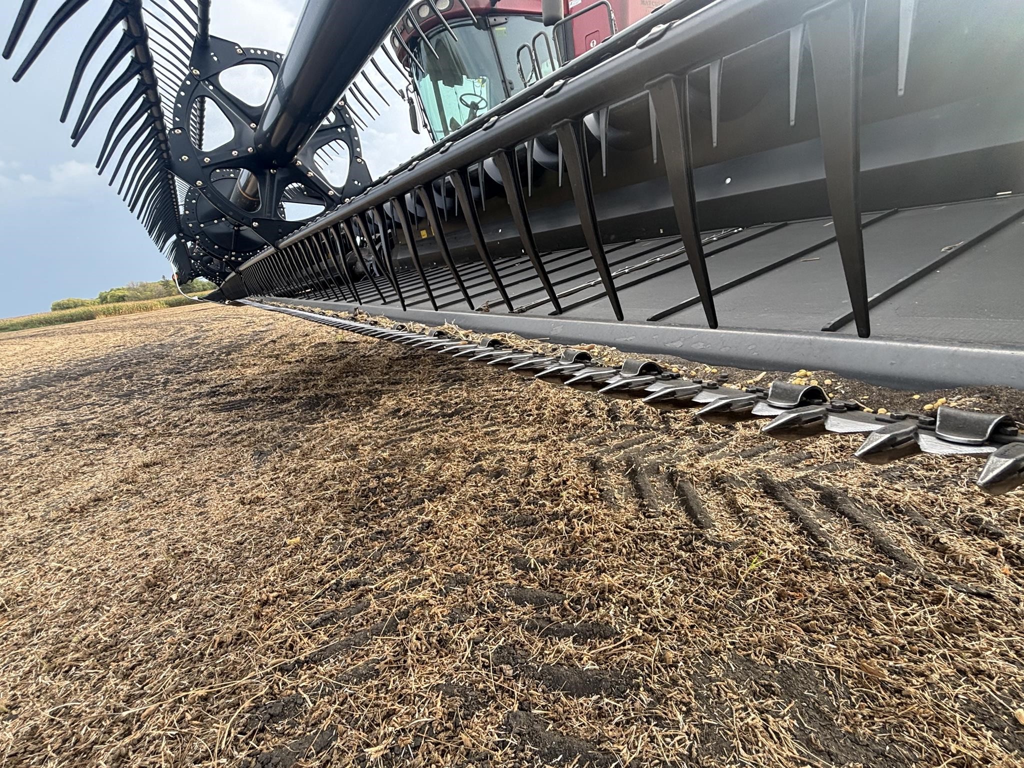 2016 MacDon FD75-40 Header Combine