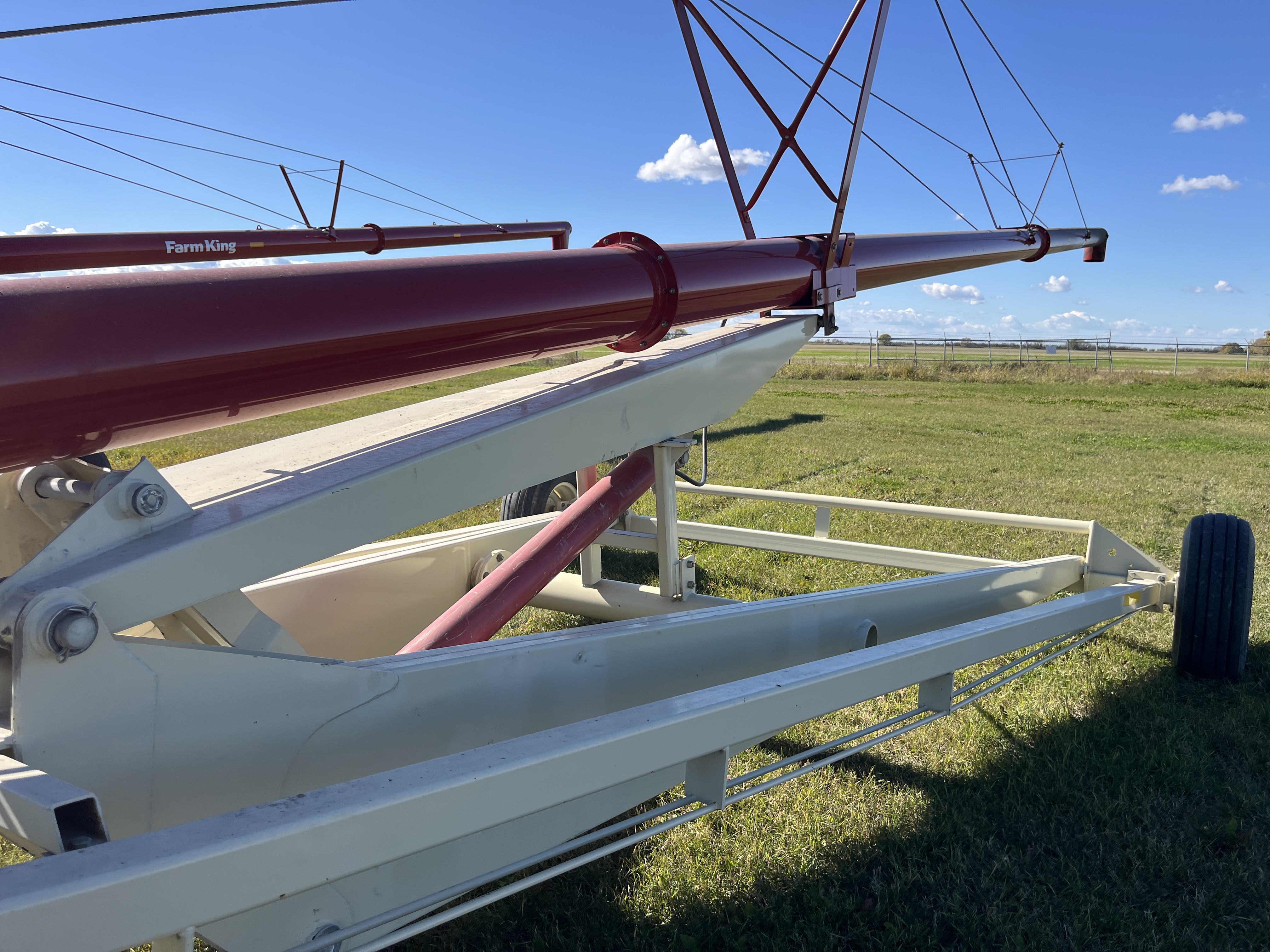 2013 Farm King Y1385 TMMR Grain Auger