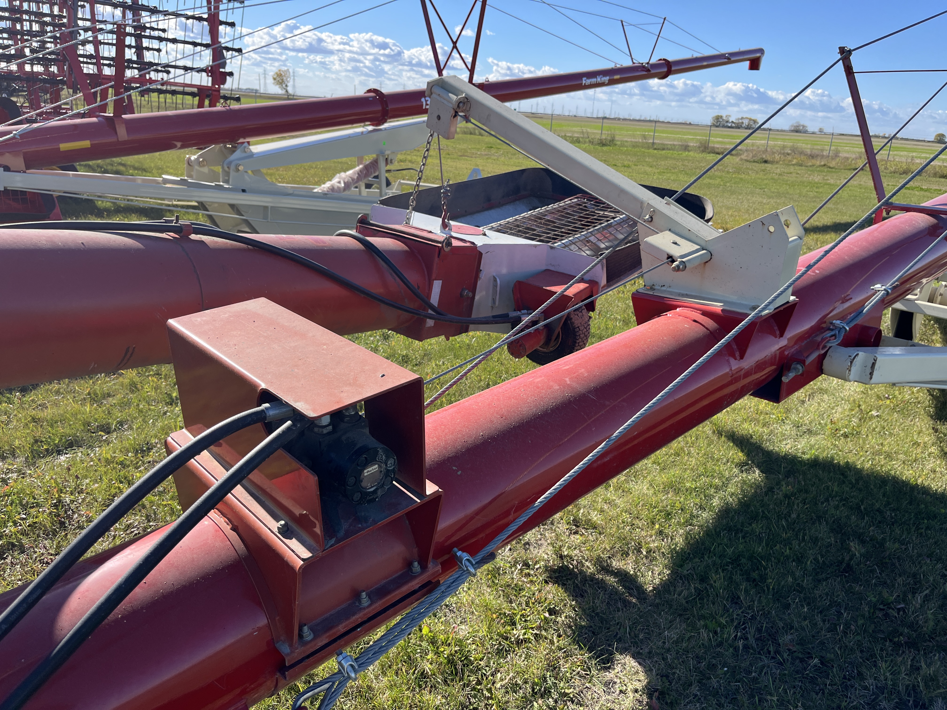 2013 Farm King Y1385 TMMR Grain Auger