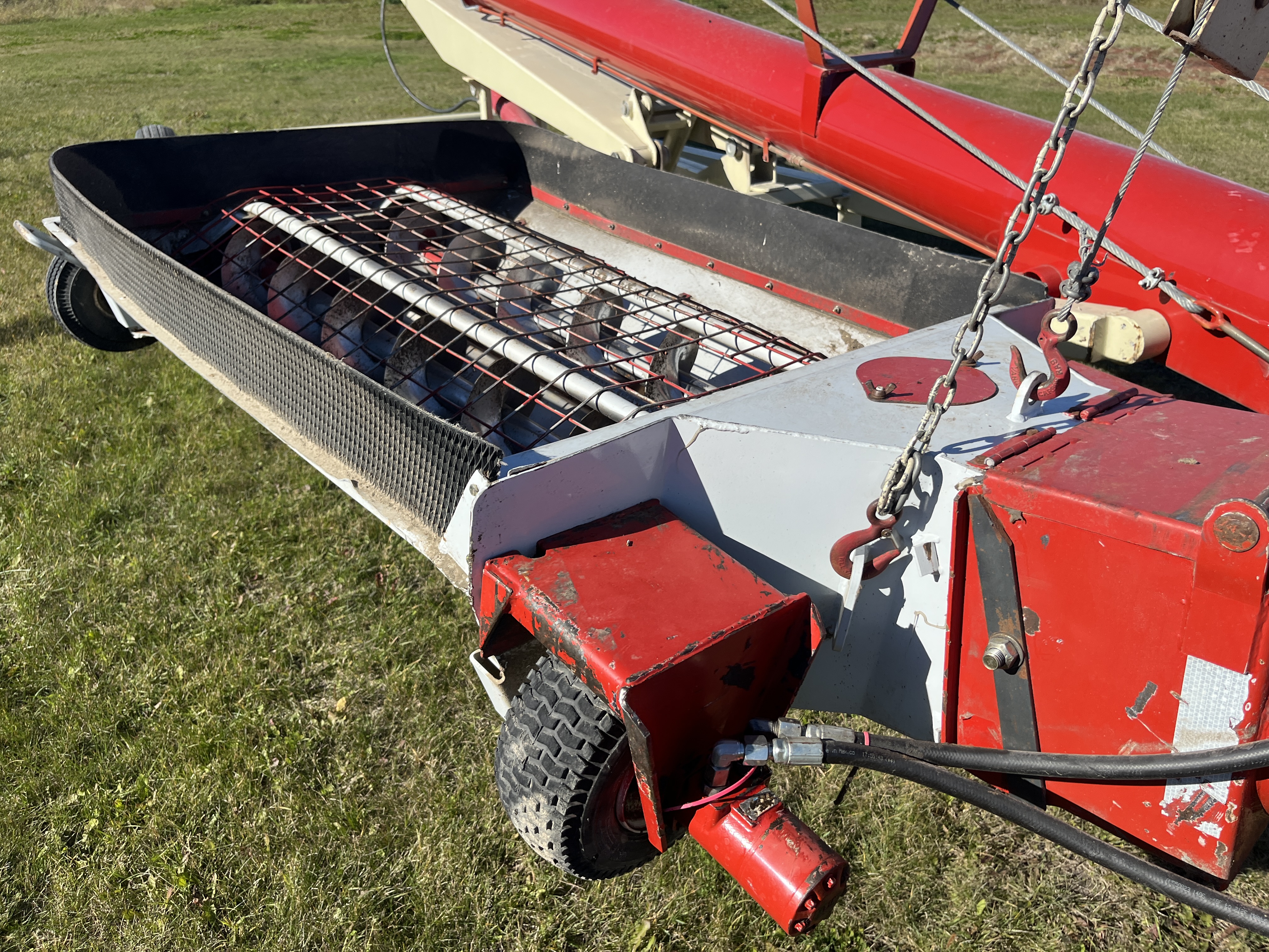 2013 Farm King Y1385 TMMR Grain Auger