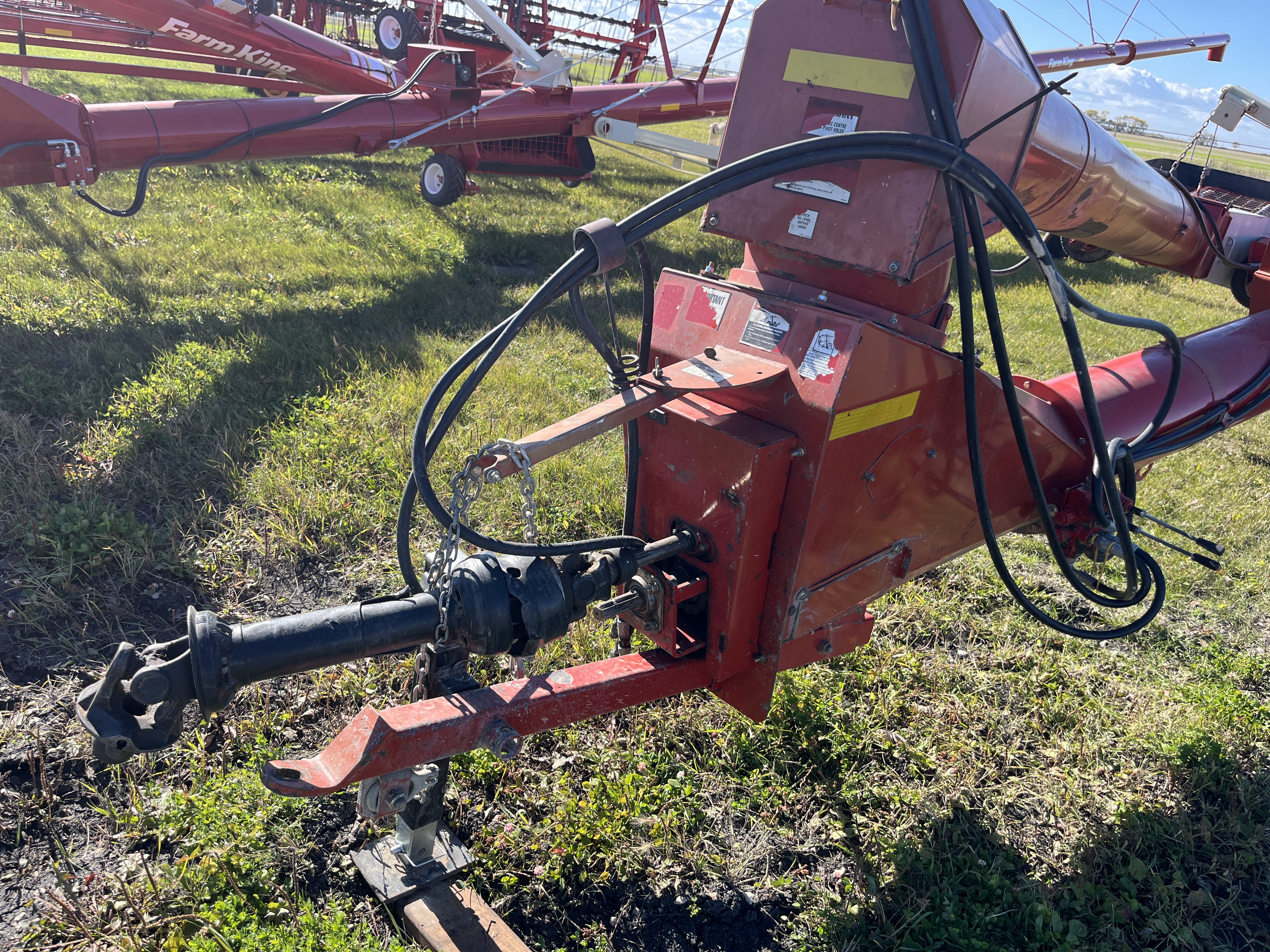 2013 Farm King Y1385 TMMR Grain Auger