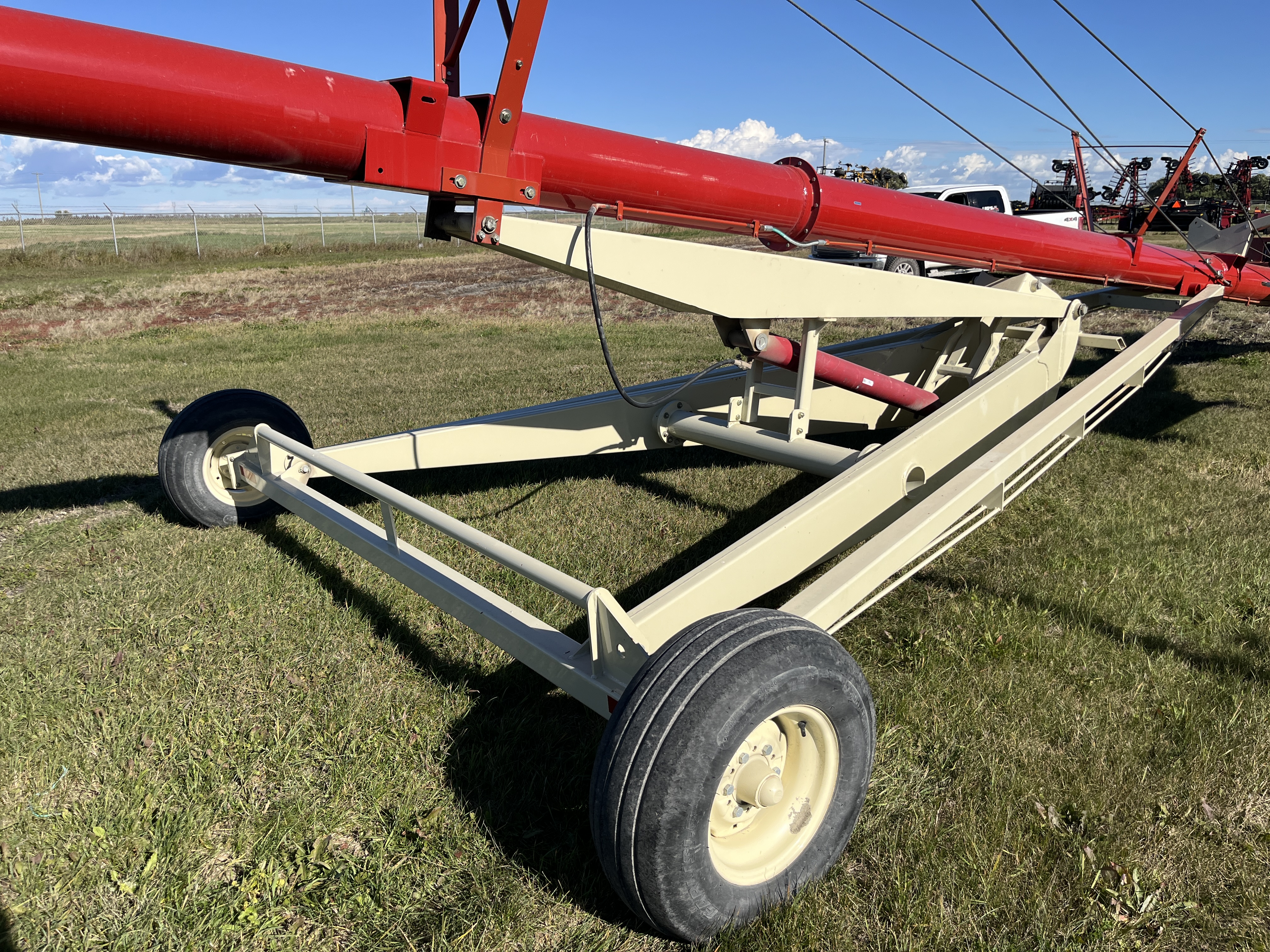 2013 Farm King Y1385 TMMR Grain Auger