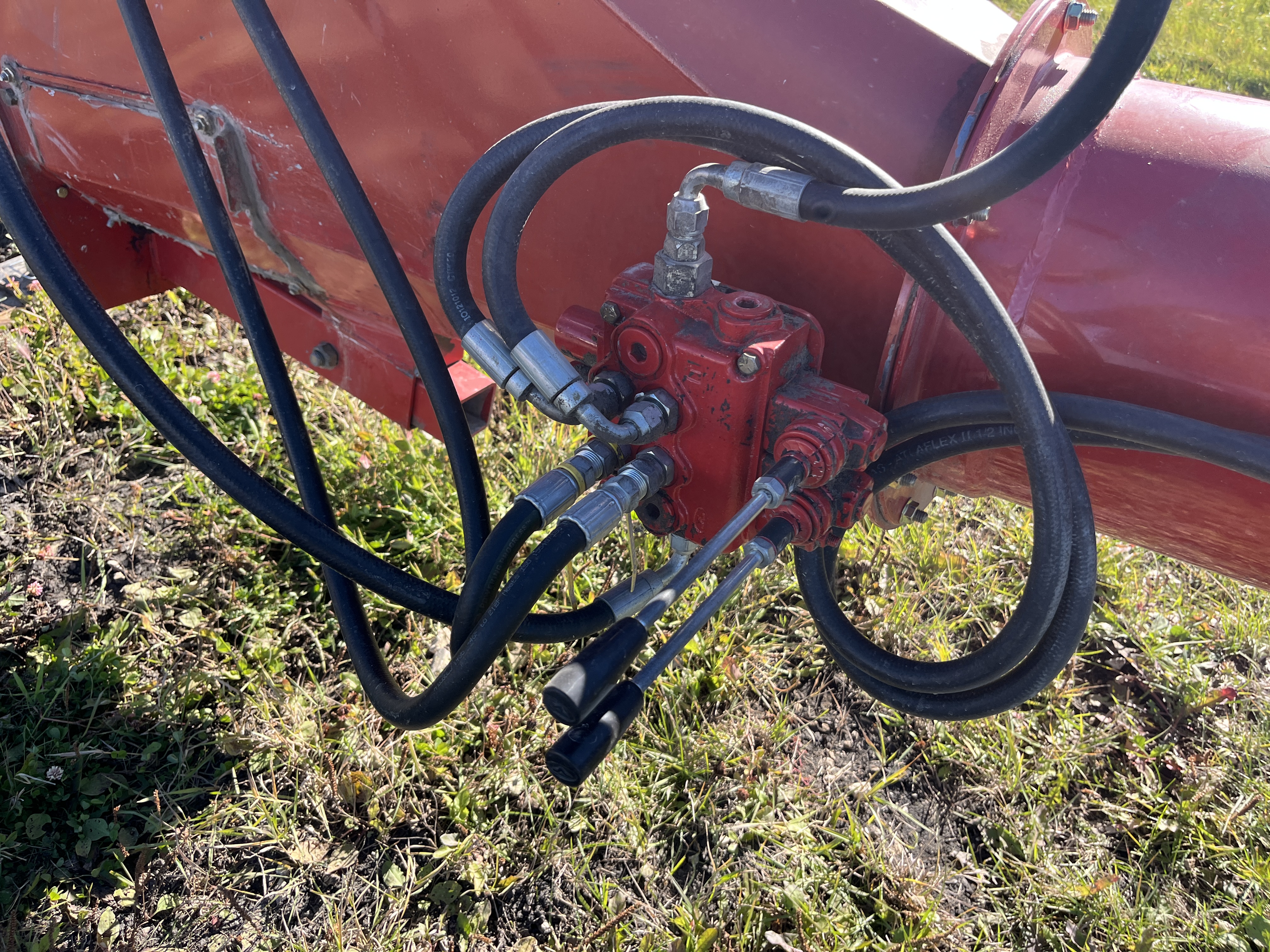 2013 Farm King Y1385 TMMR Grain Auger