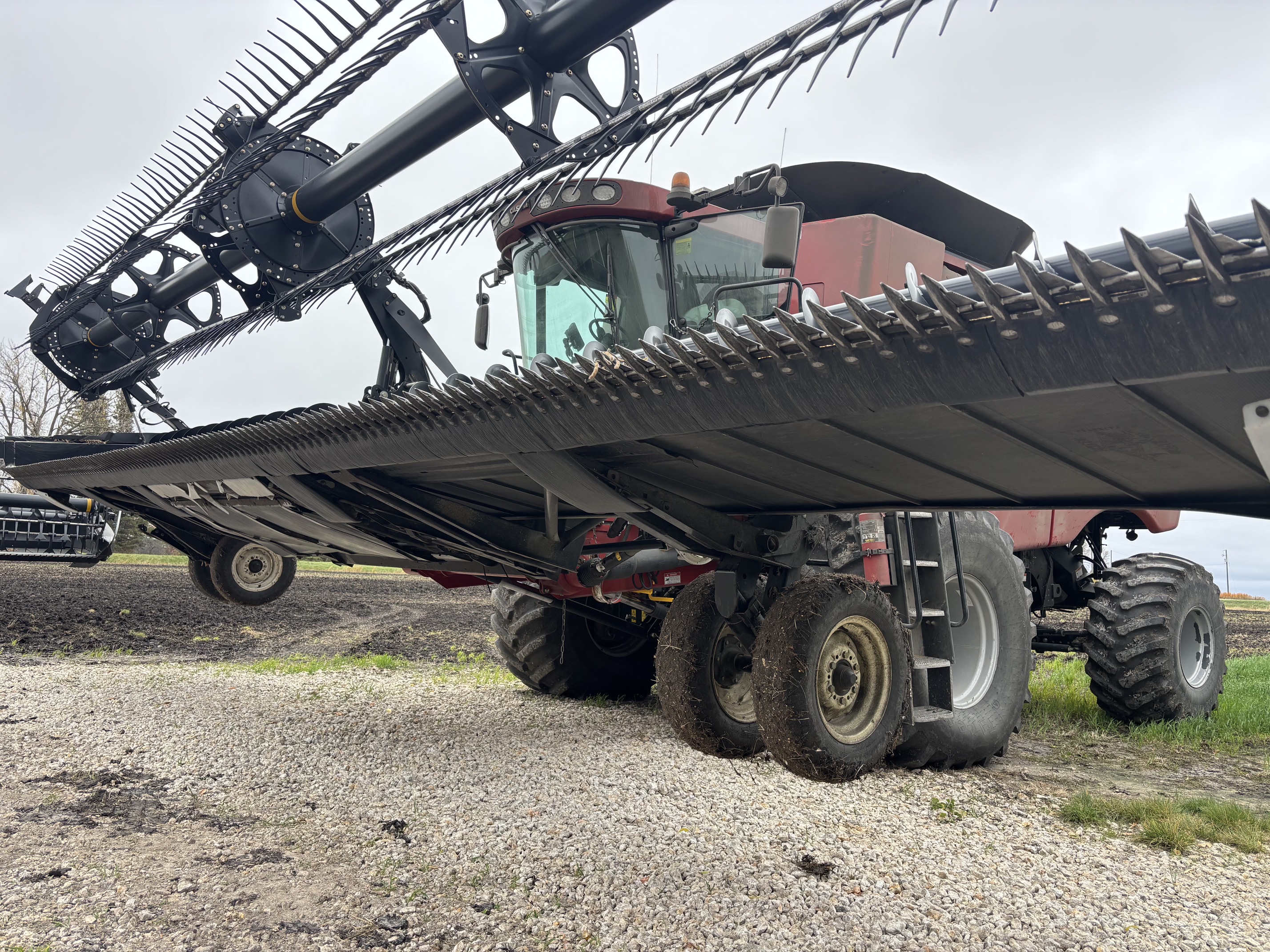 2015 MacDon FD75-35 Header Combine