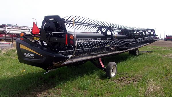 2017 MacDon FD75-40 Header Combine