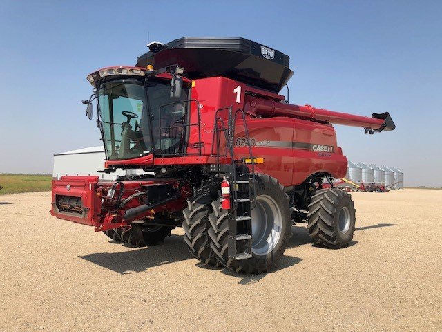 2018 Case 8240 Combine