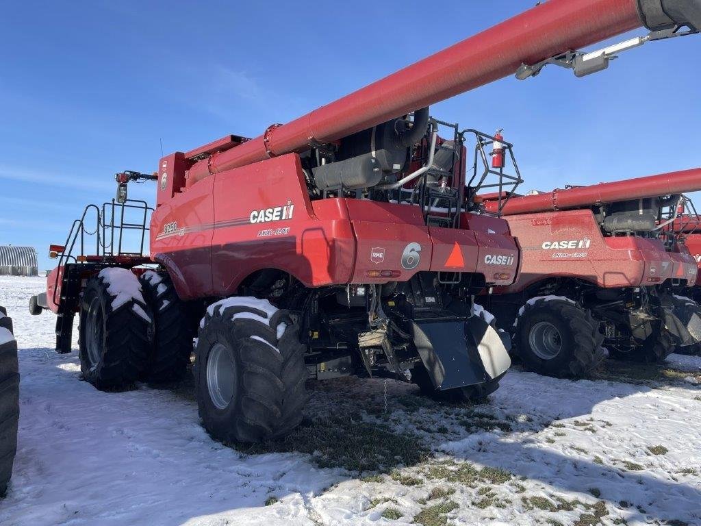 2023 Case 8250 Combine