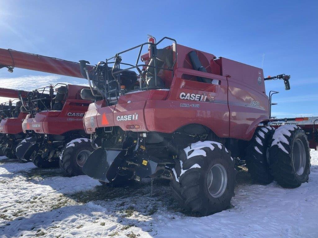 2023 Case 8250 Combine