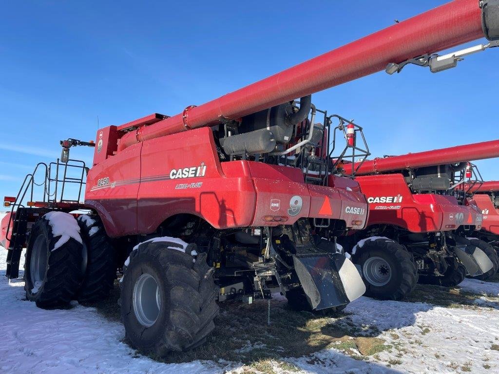 2023 Case 8250 Combine