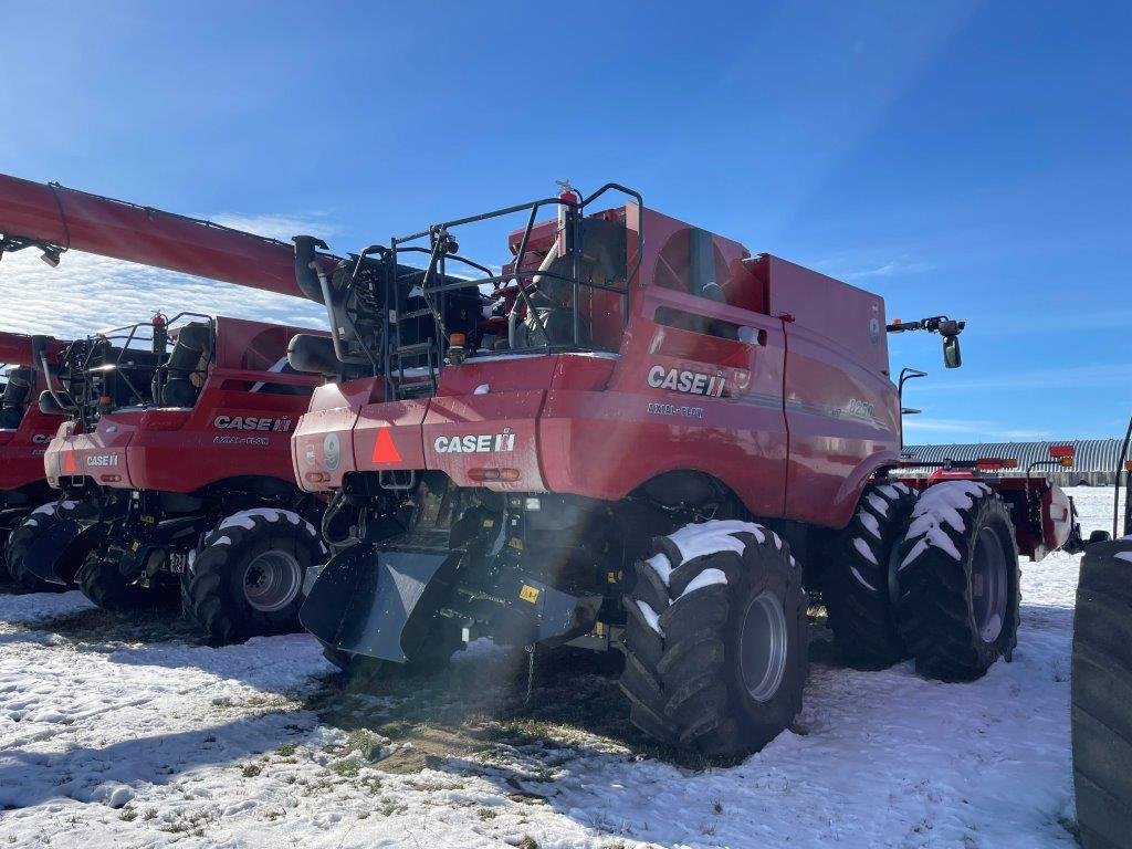 2023 Case 8250 Combine