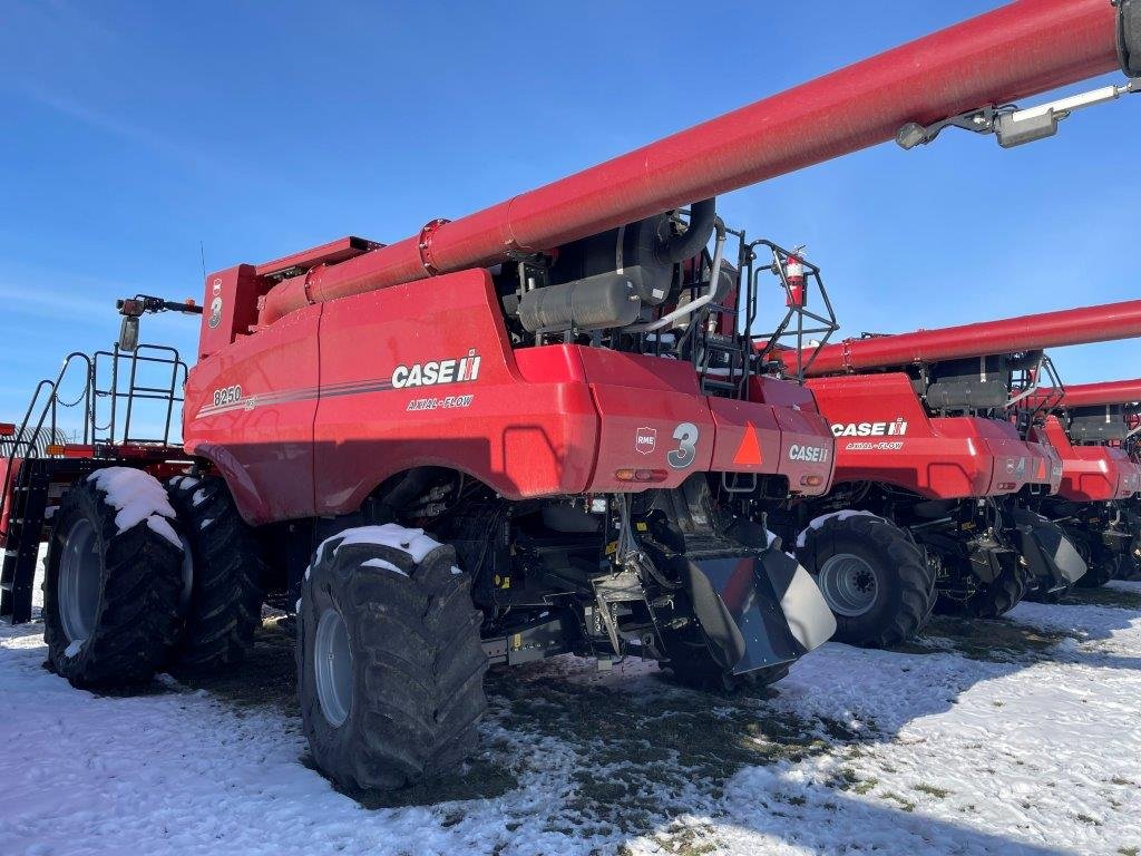 2023 Case 8250 Combine