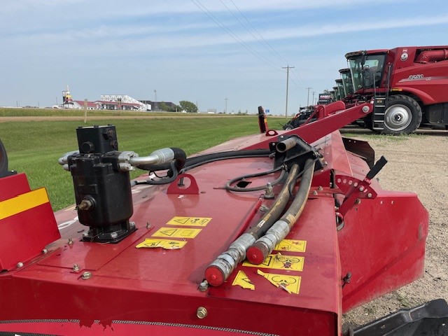 2016 MacDon R85 Windrower Attachment