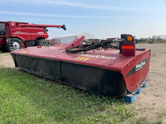 2016 MacDon R85 Windrower Attachment