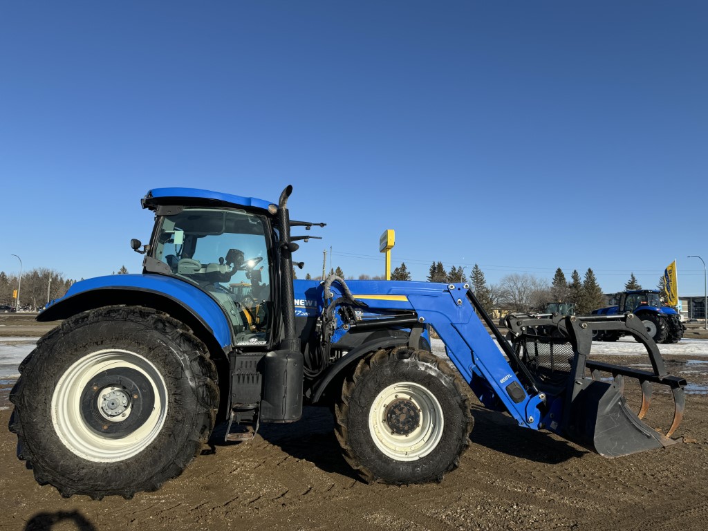 2013 New Holland T7.200 Tractor