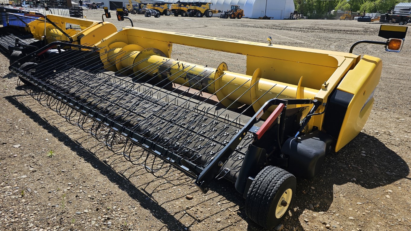 2011 New Holland 790CP Header Pickup