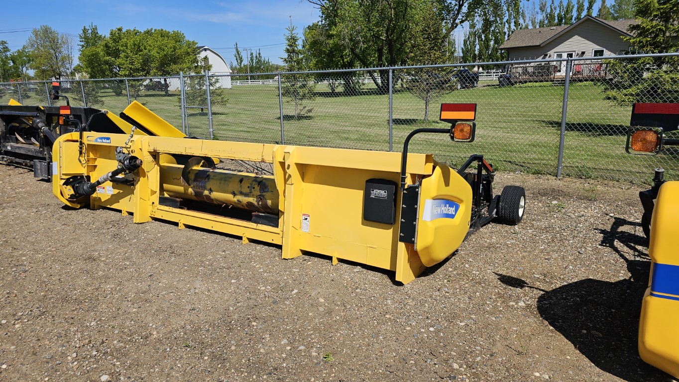 2011 New Holland 790CP Header Pickup