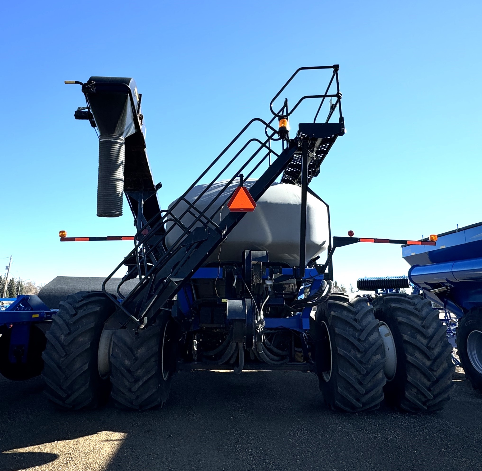 2016 New Holland P4760 Air Tank/Cart