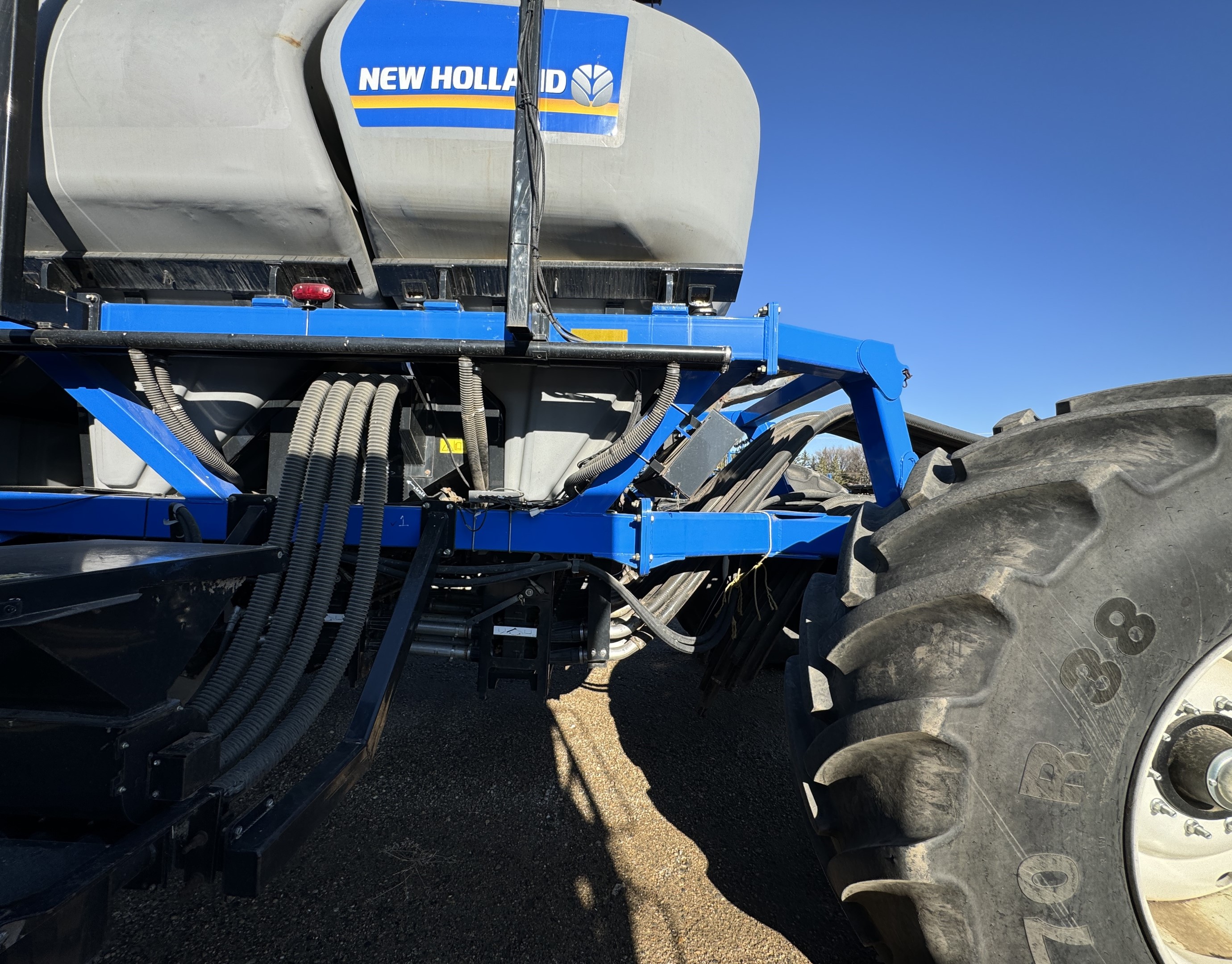 2016 New Holland P4760 Air Tank/Cart