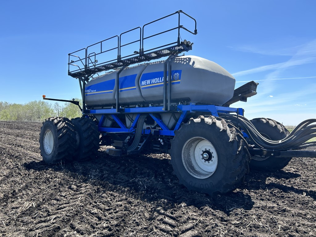 2022 New Holland P2075 Air Drill