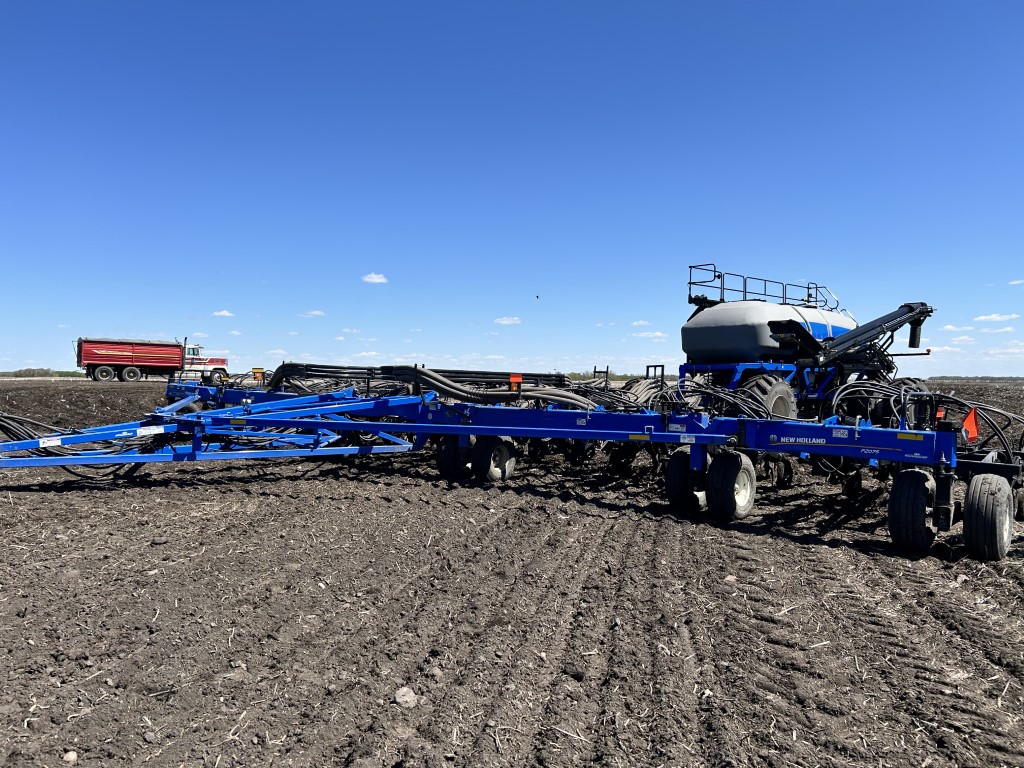 2022 New Holland P2075 Air Drill