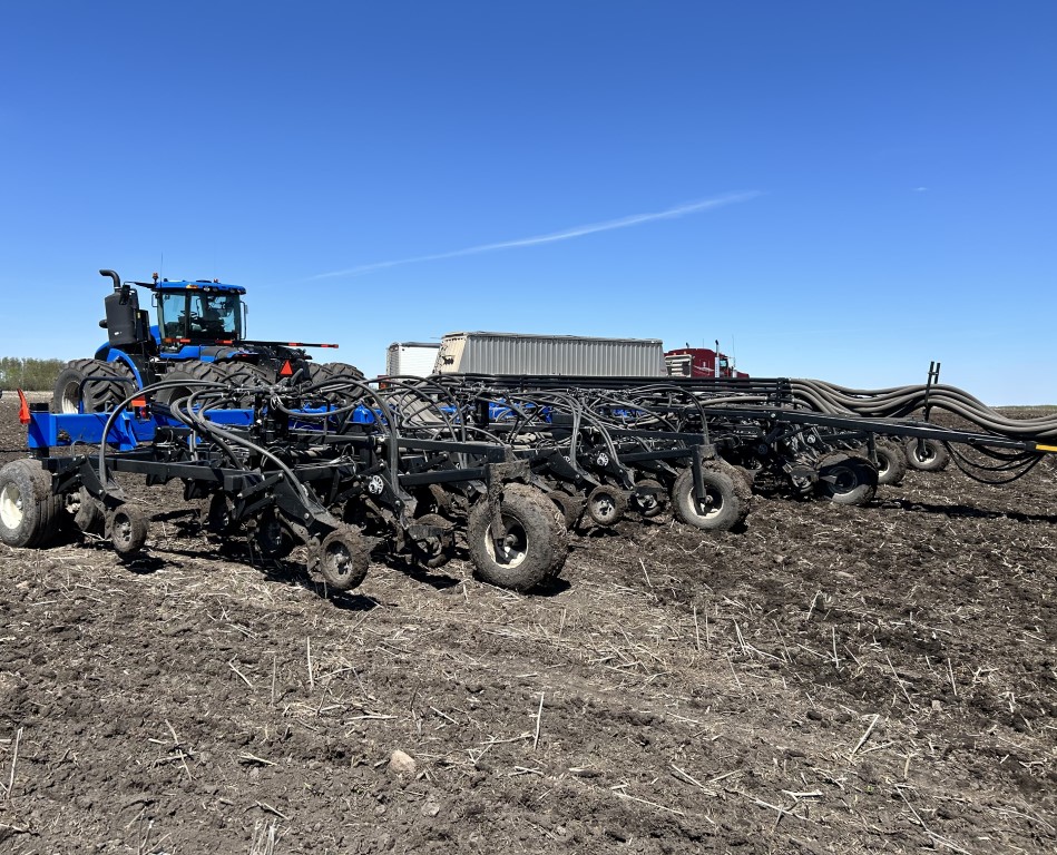 2022 New Holland P2075 Air Drill