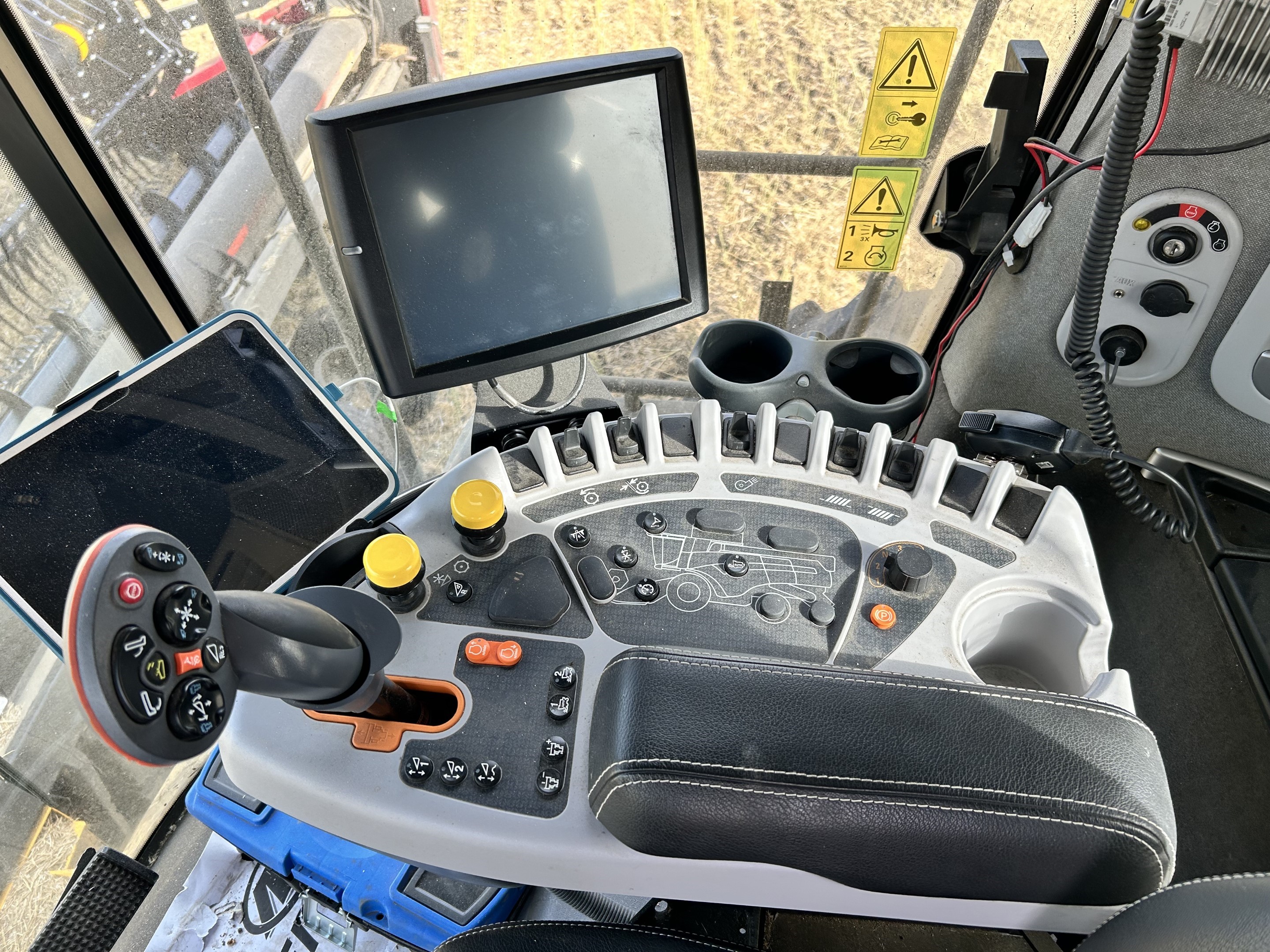 2019 New Holland CX8.90 Combine