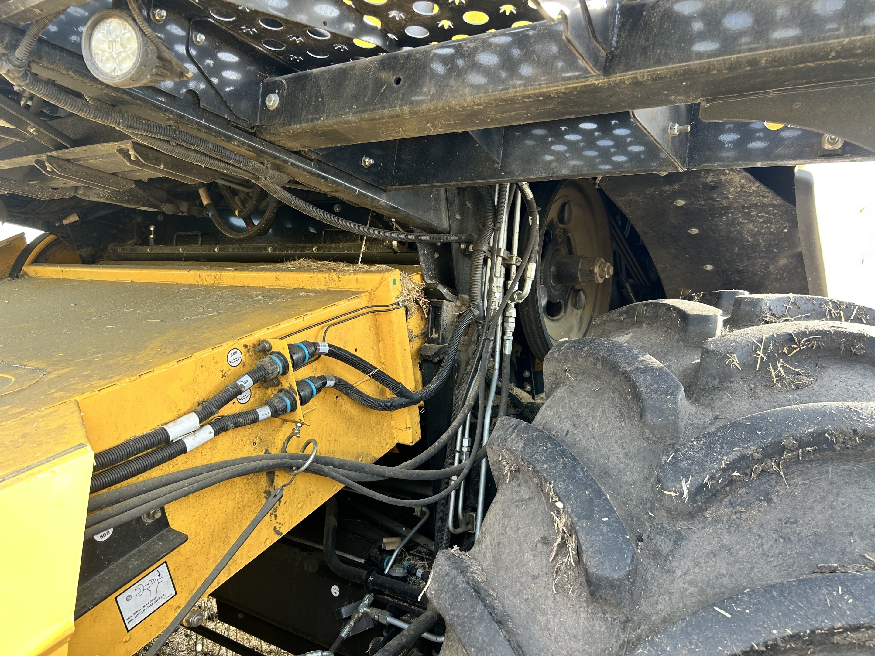 2019 New Holland CX8.90 Combine