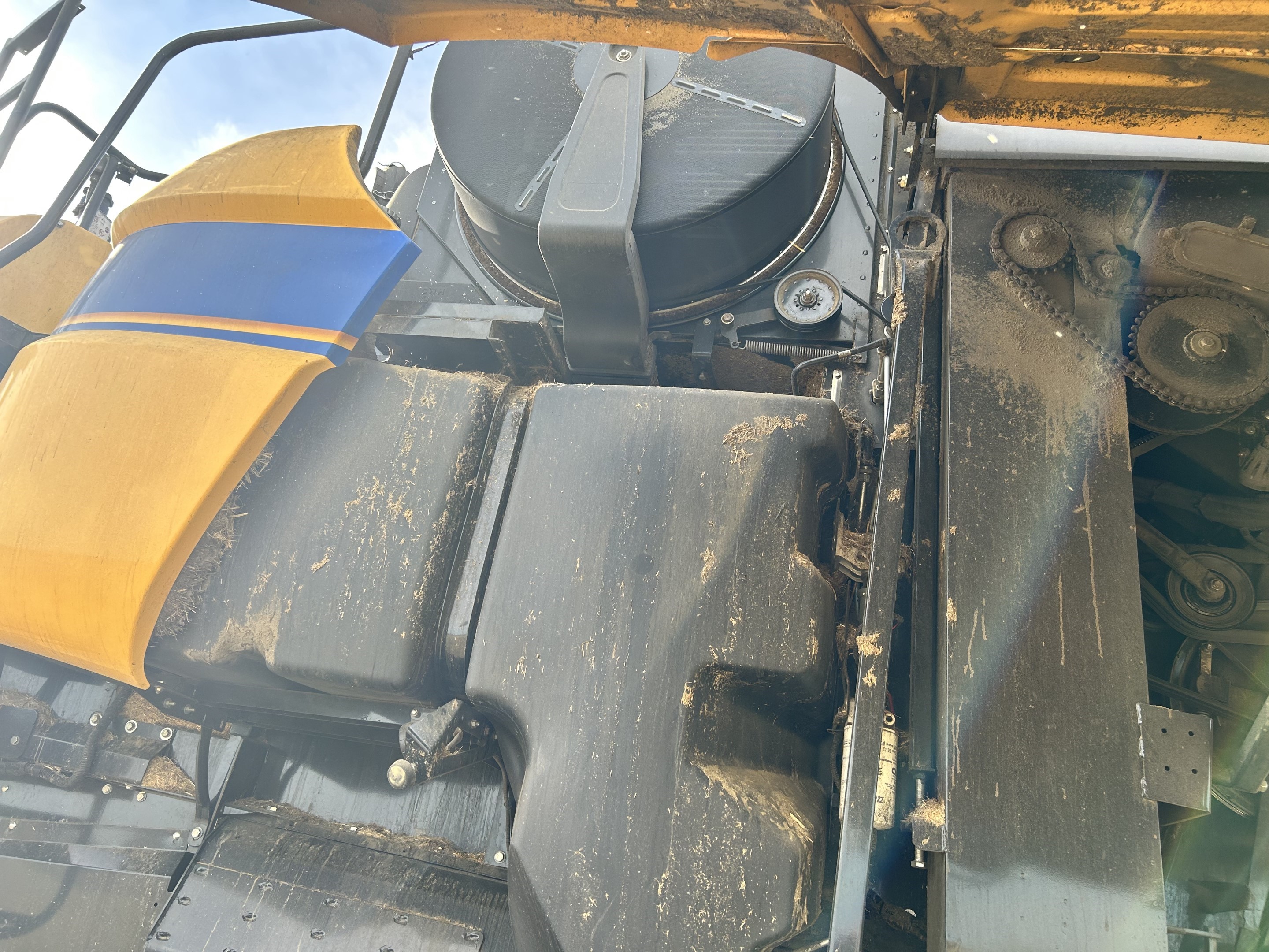 2019 New Holland CX8.90 Combine