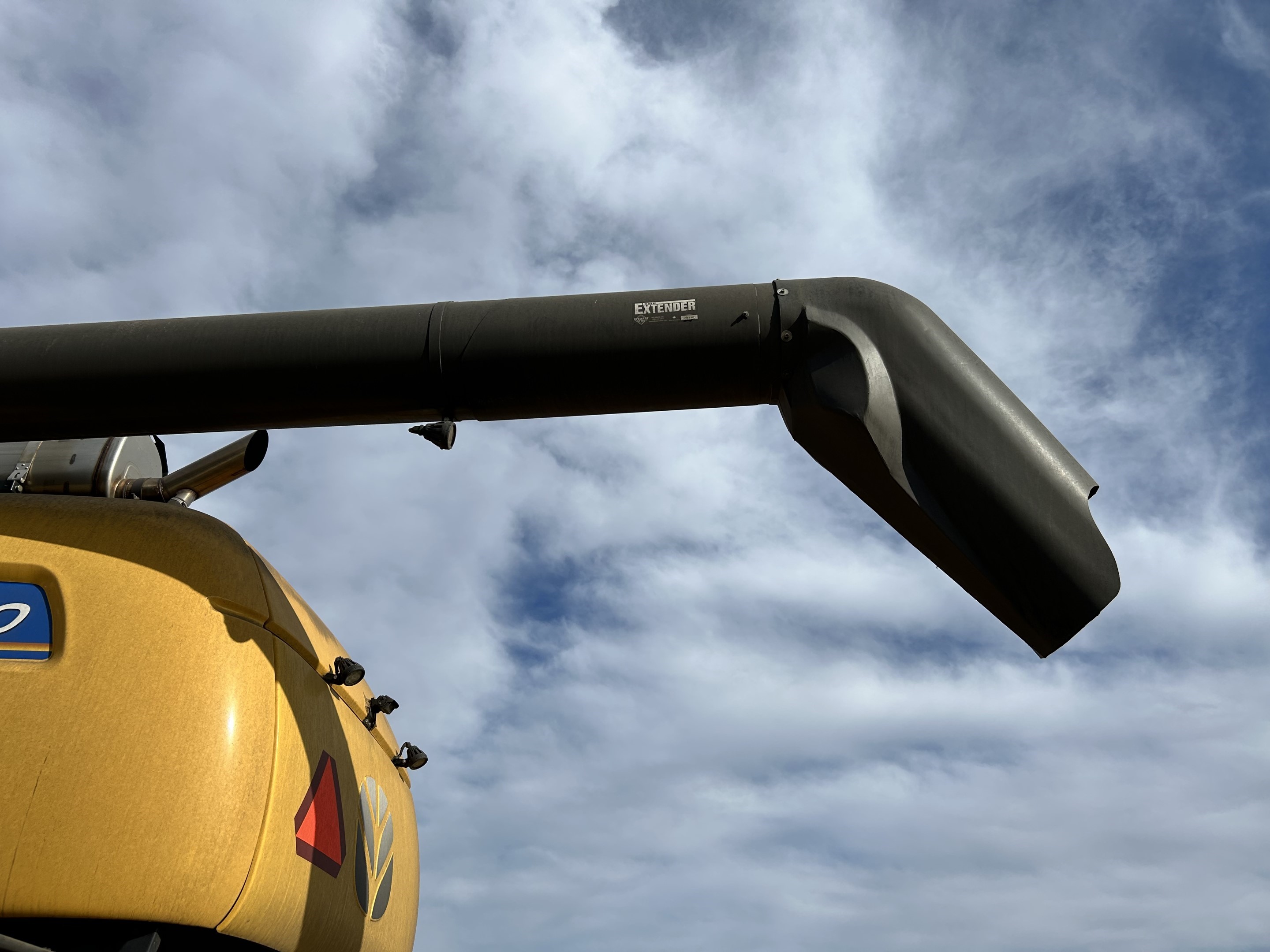 2019 New Holland CX8.90 Combine