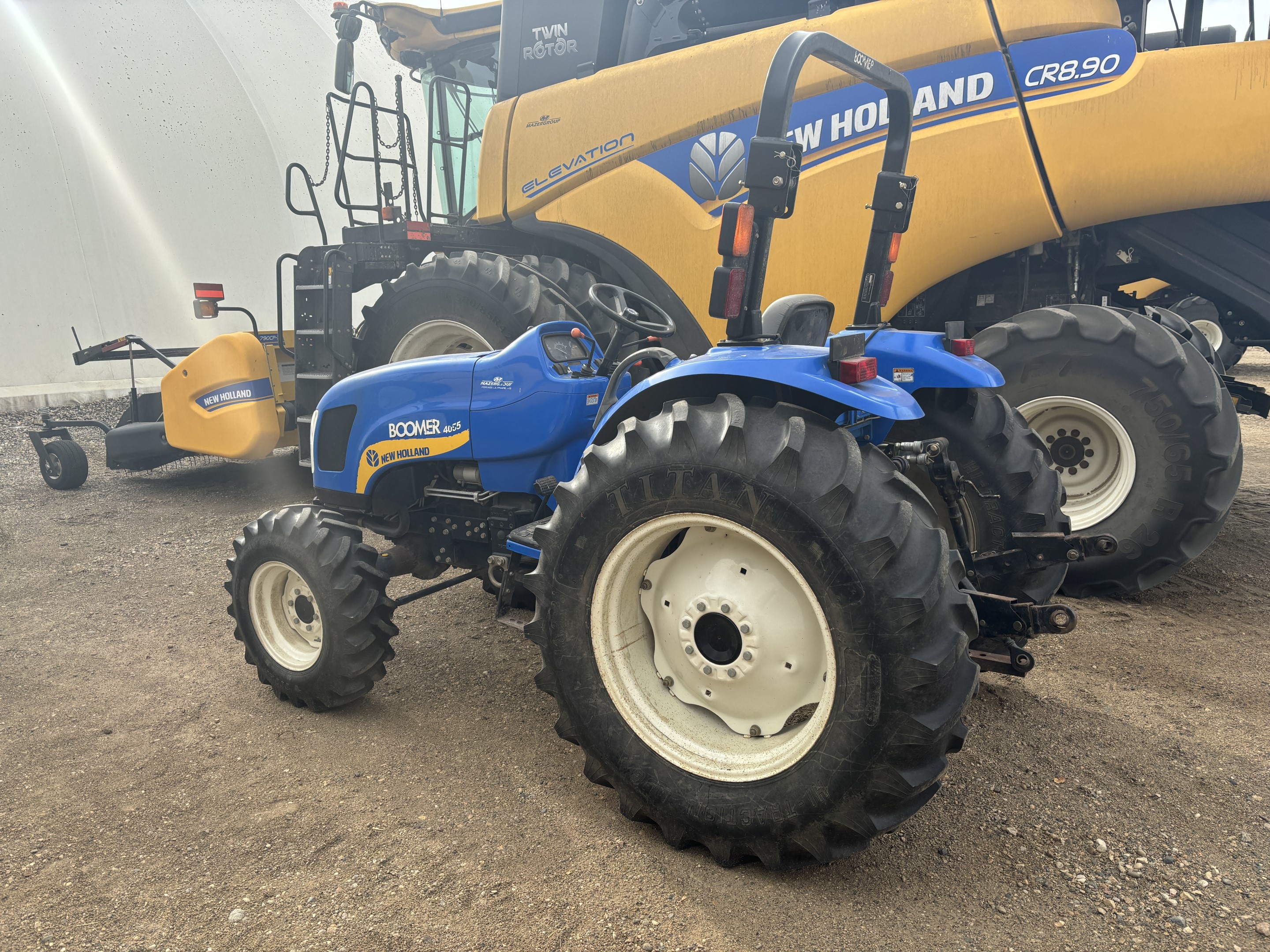 2010 New Holland BOOMER 4055 Tractor