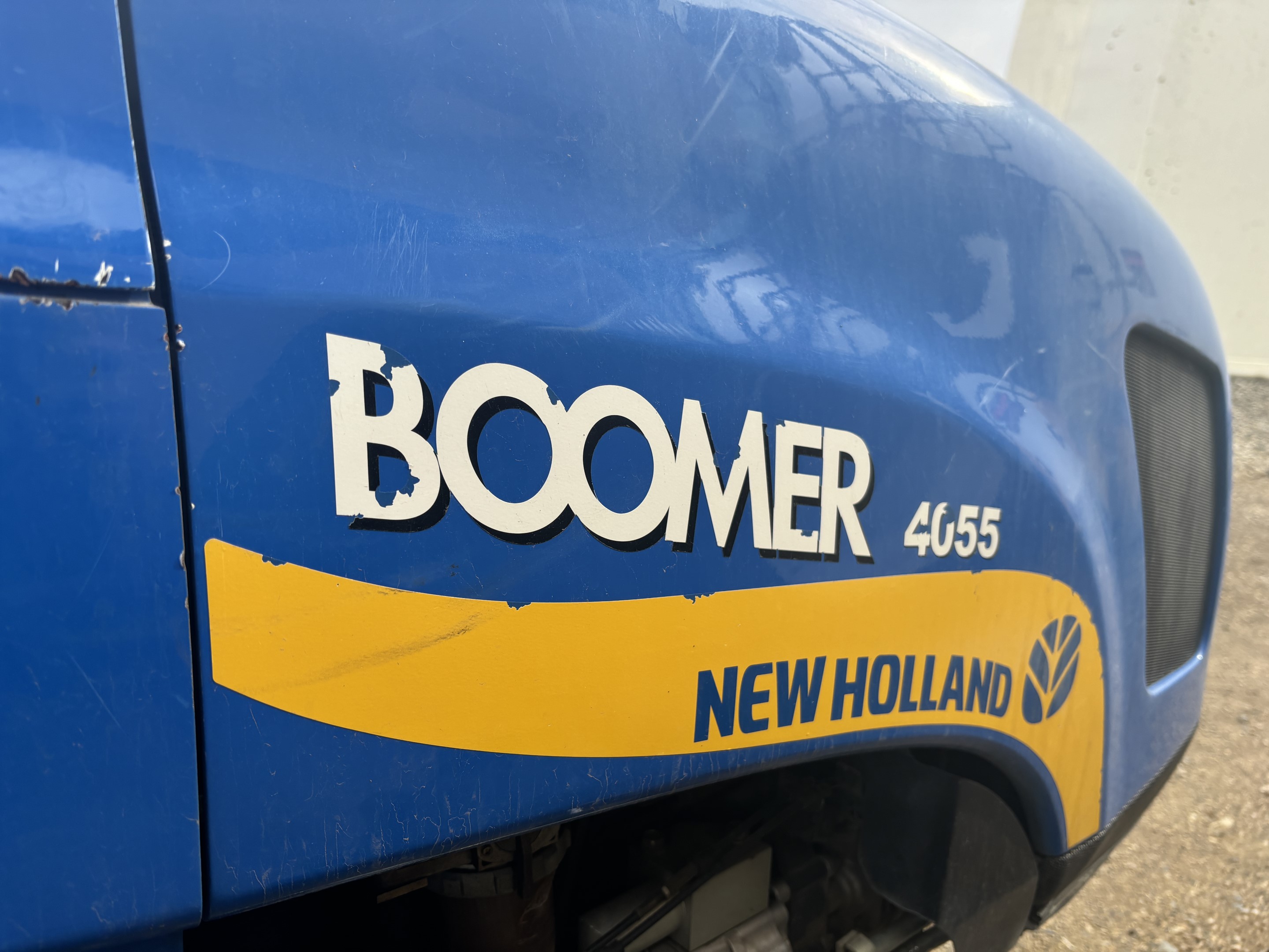 2010 New Holland BOOMER 4055 Tractor