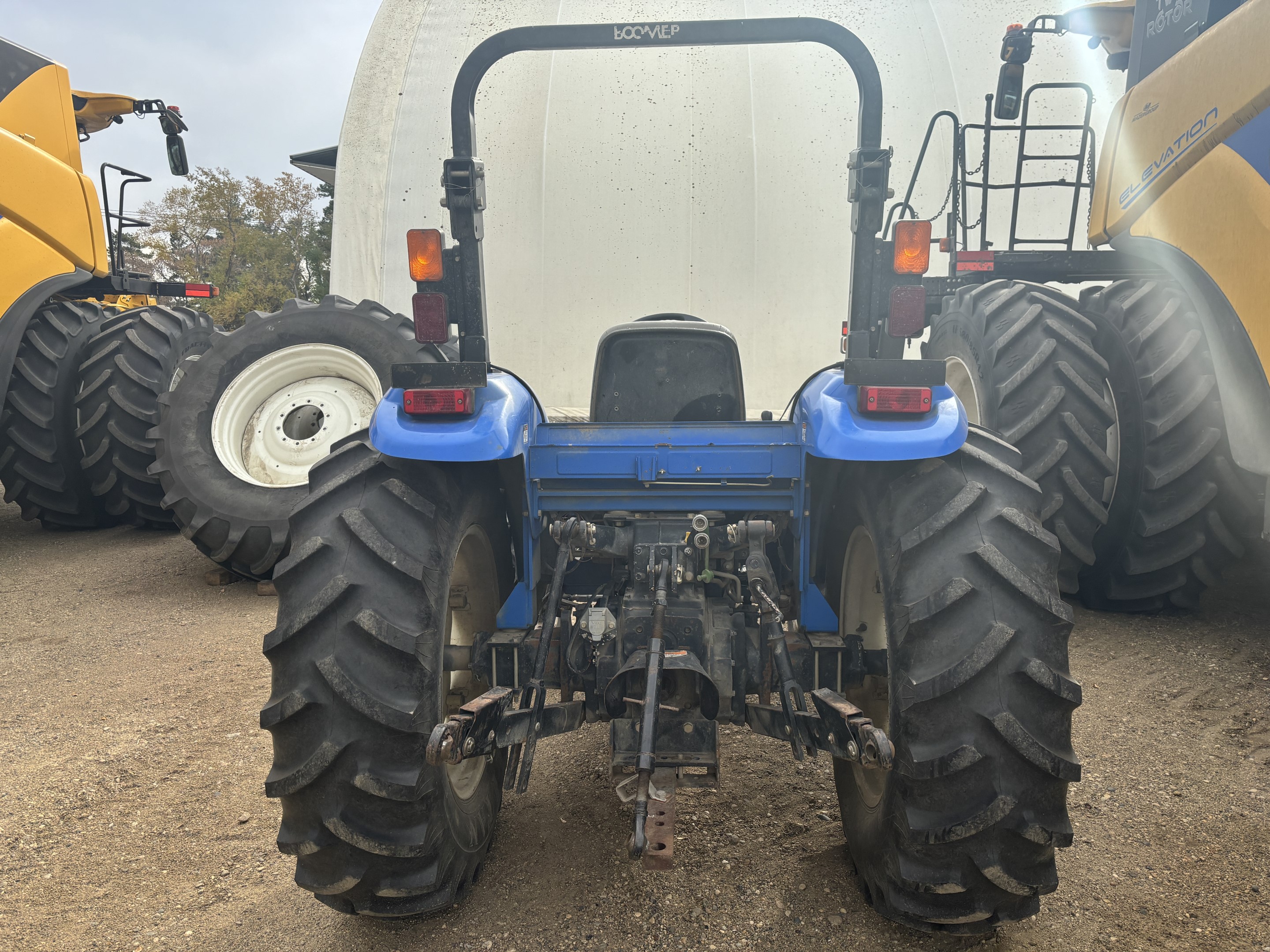 2010 New Holland BOOMER 4055 Tractor