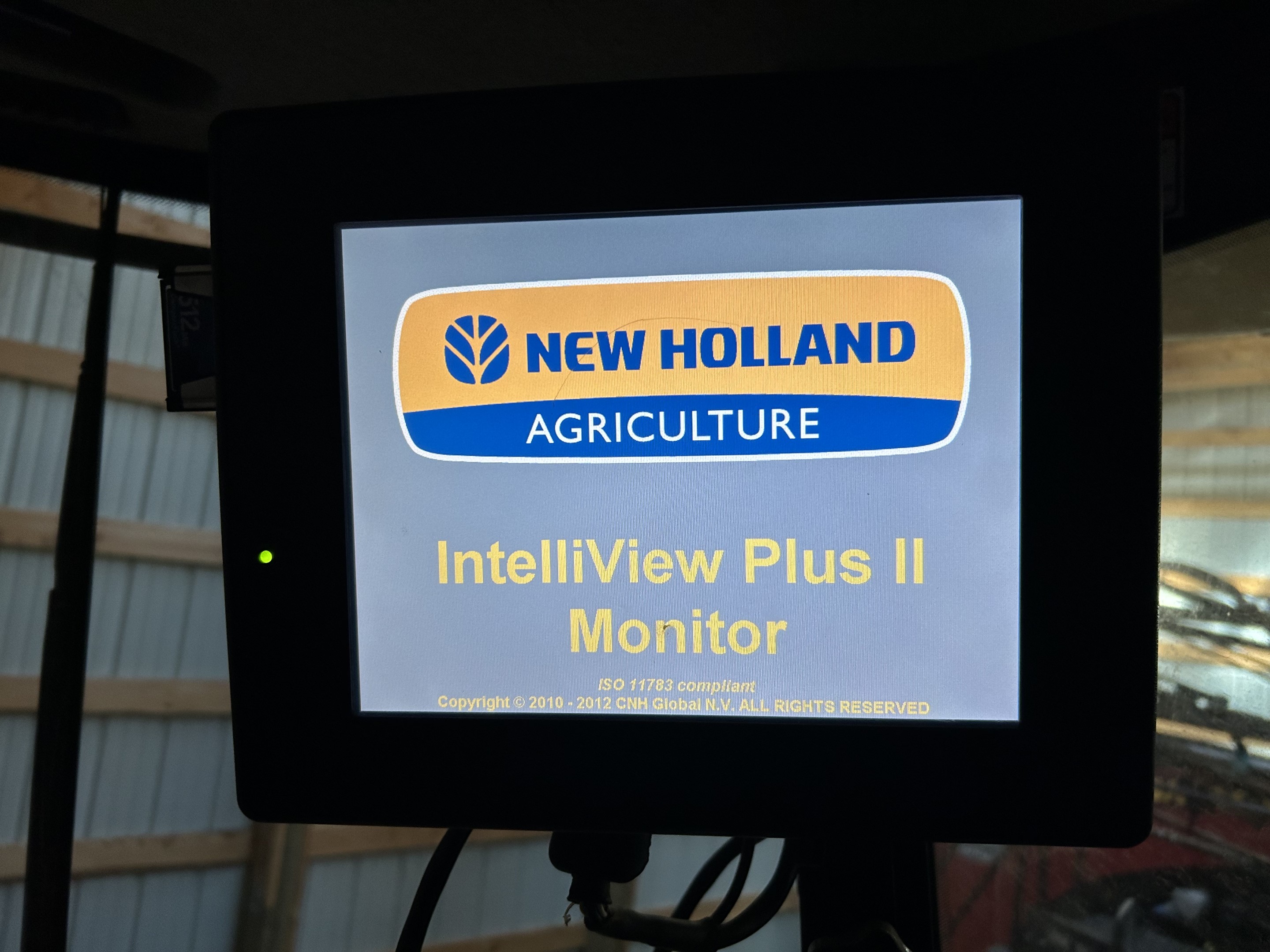 2008 New Holland CR9070 Combine