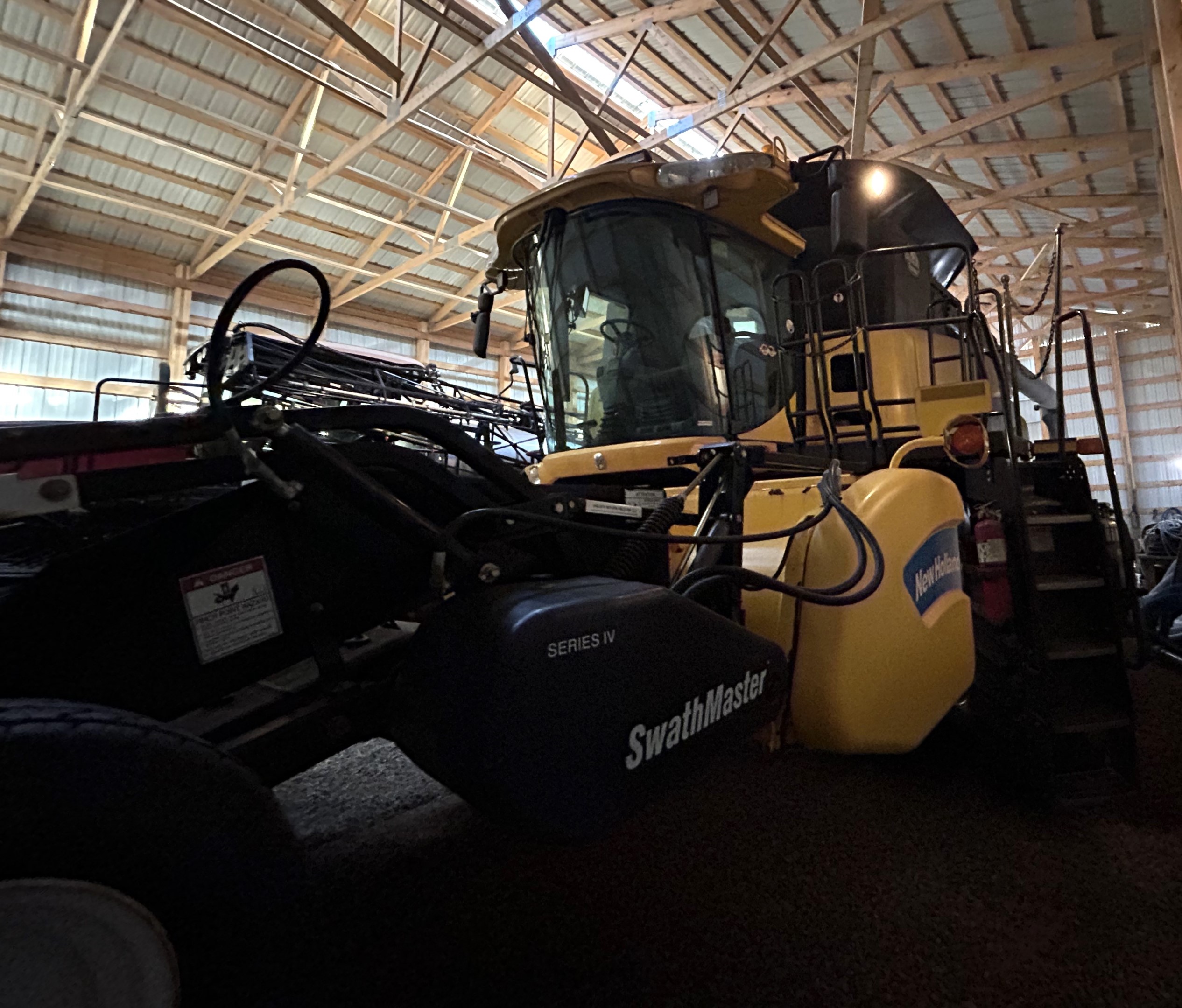 2008 New Holland CR9070 Combine