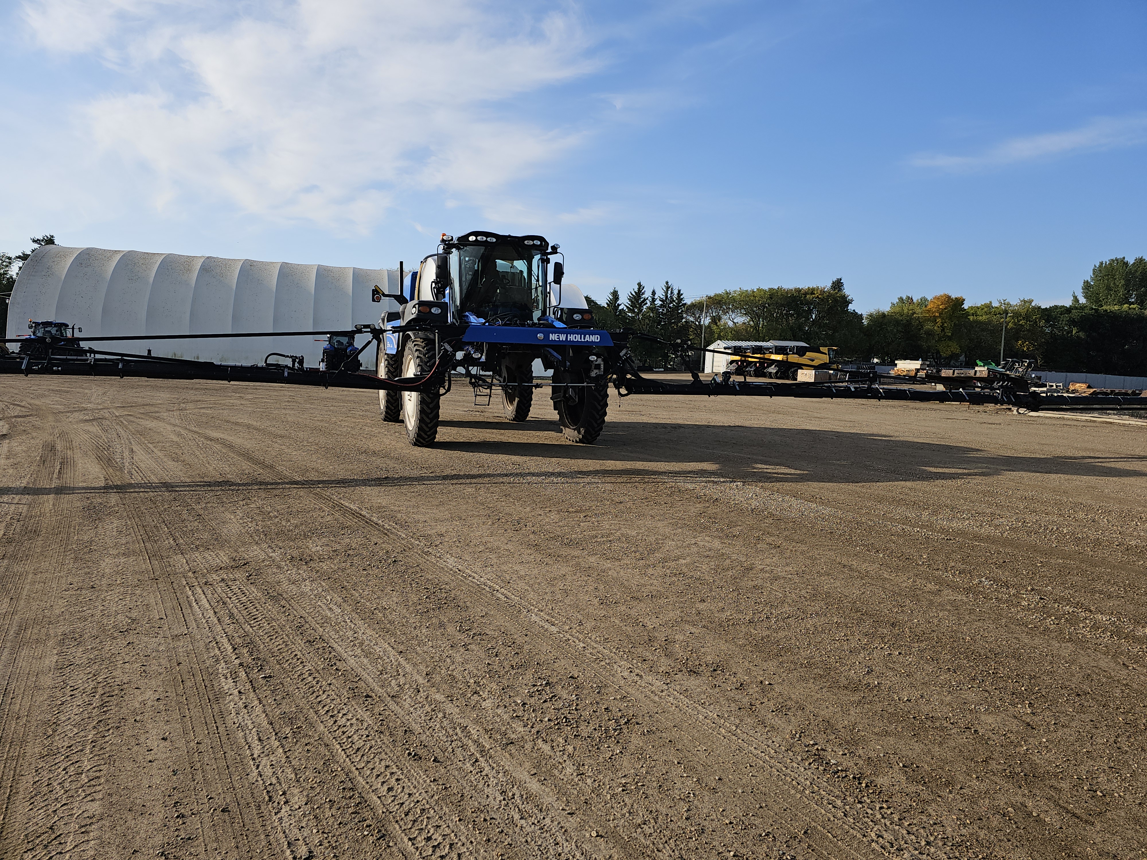 2014 New Holland SP.365F Sprayer/High Clearance