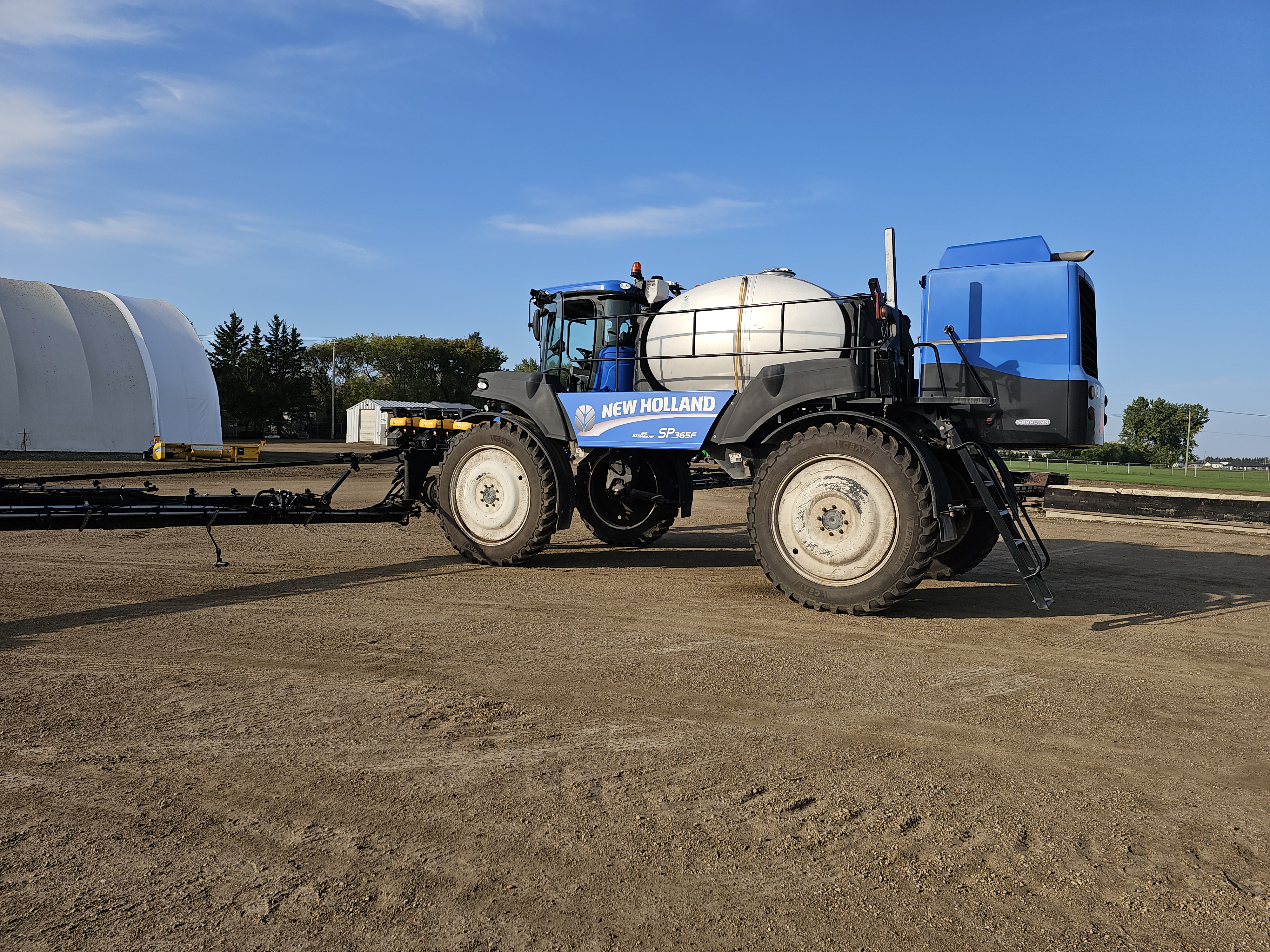 2014 New Holland SP.365F Sprayer/High Clearance